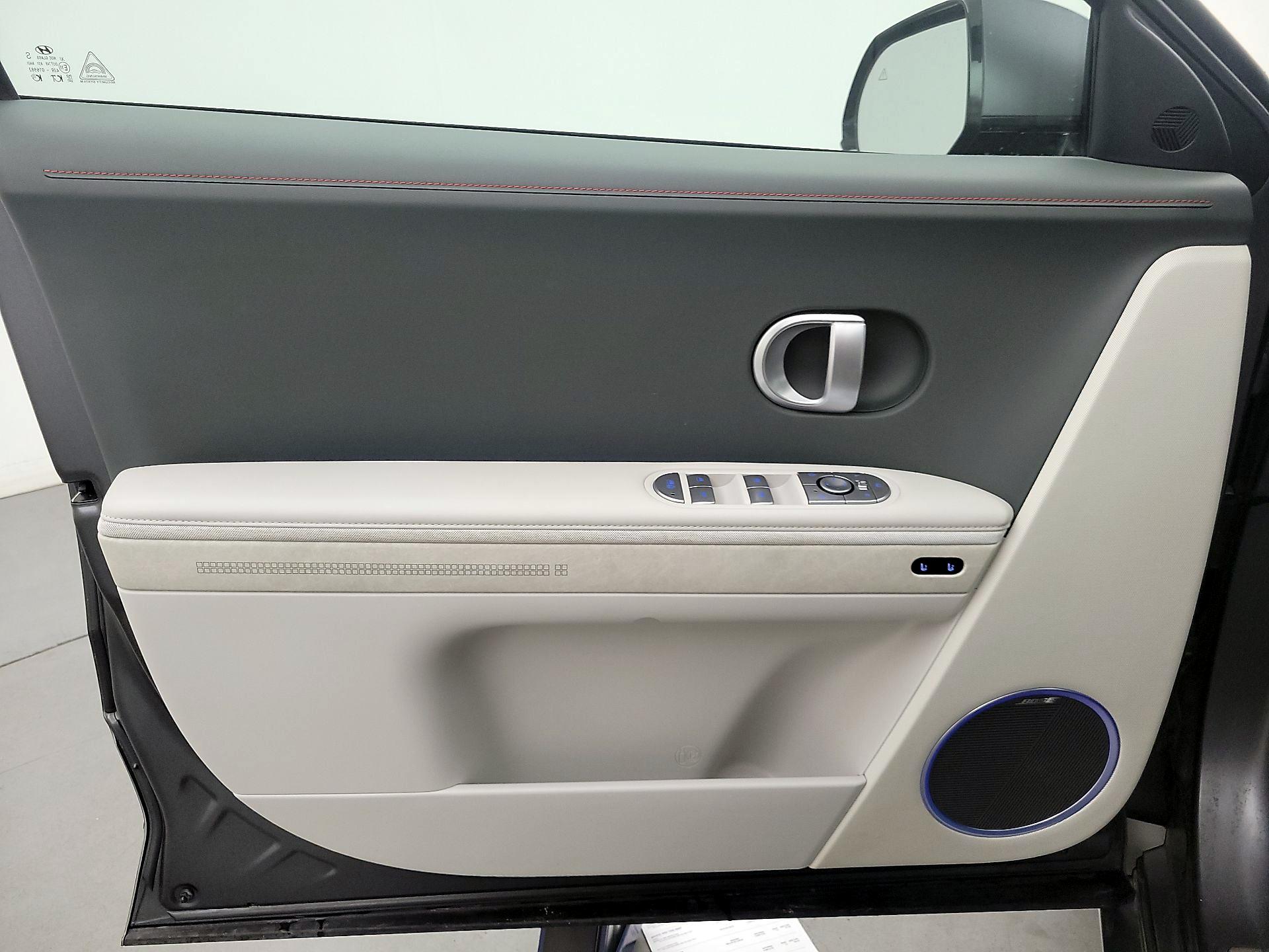 Thumbnail: 2023 Hyundai Ioniq 5 - 12