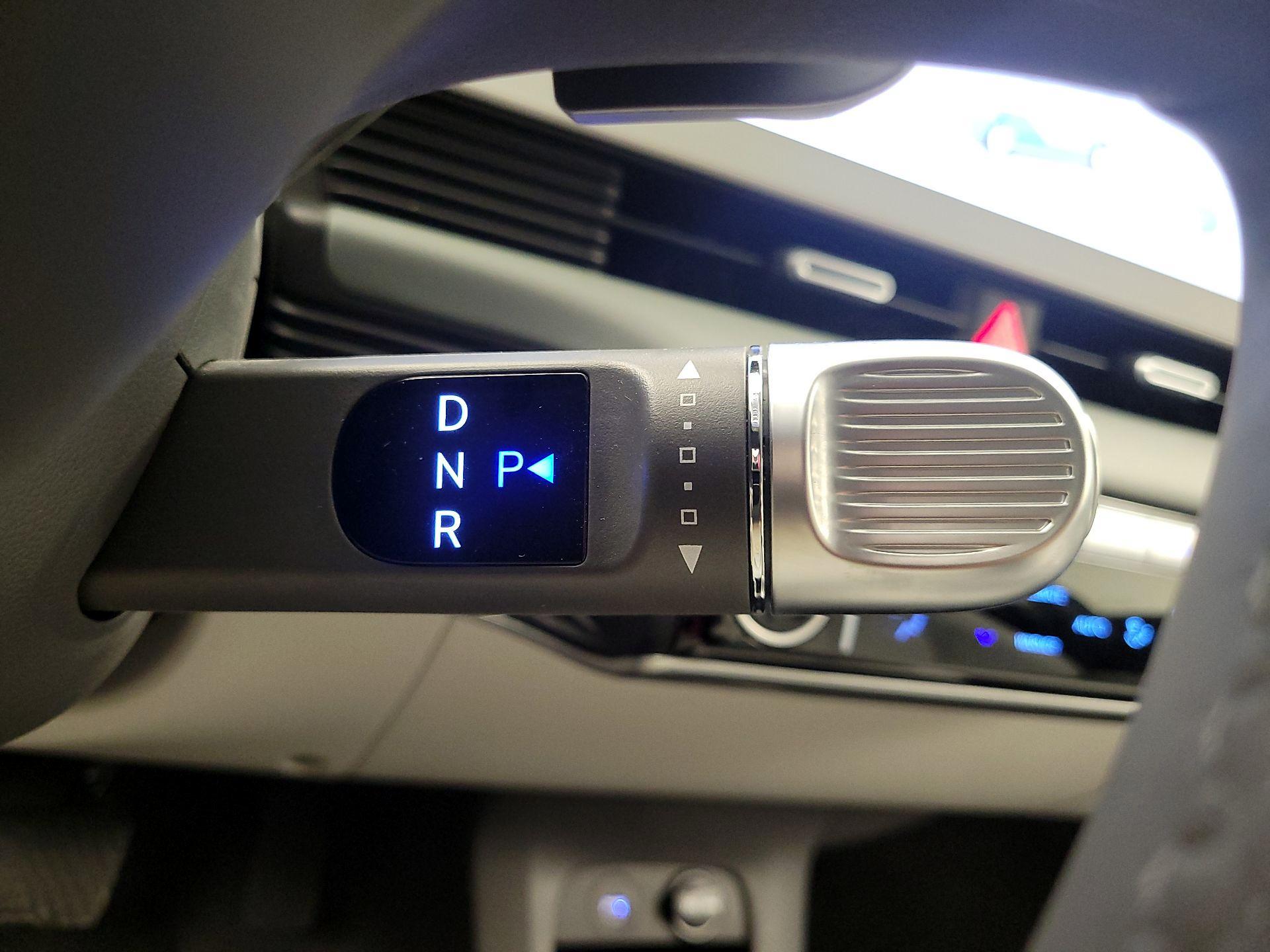 Thumbnail: 2023 Hyundai Ioniq 5 - 18