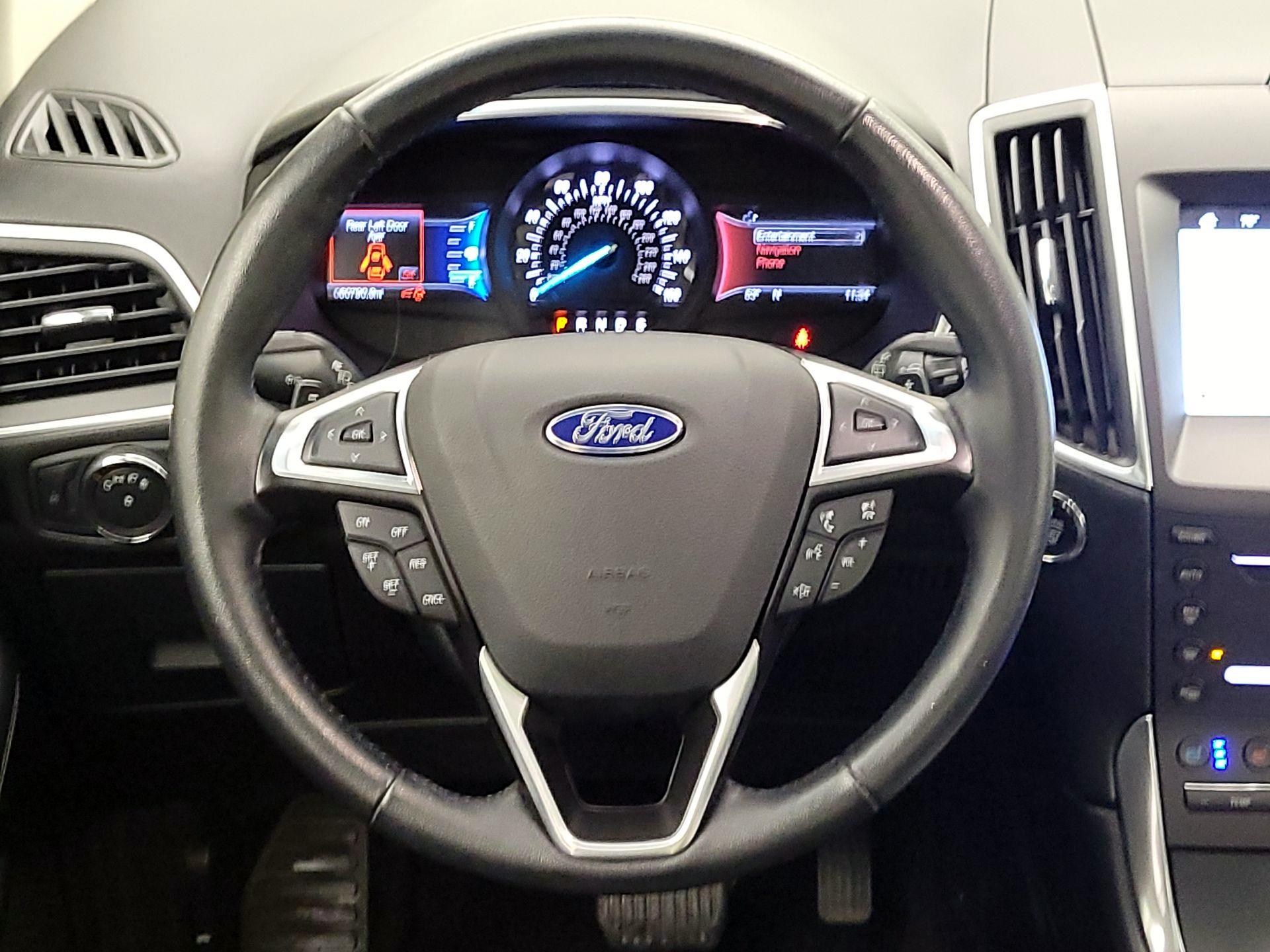 Thumbnail: 2016 Ford Edge - 10