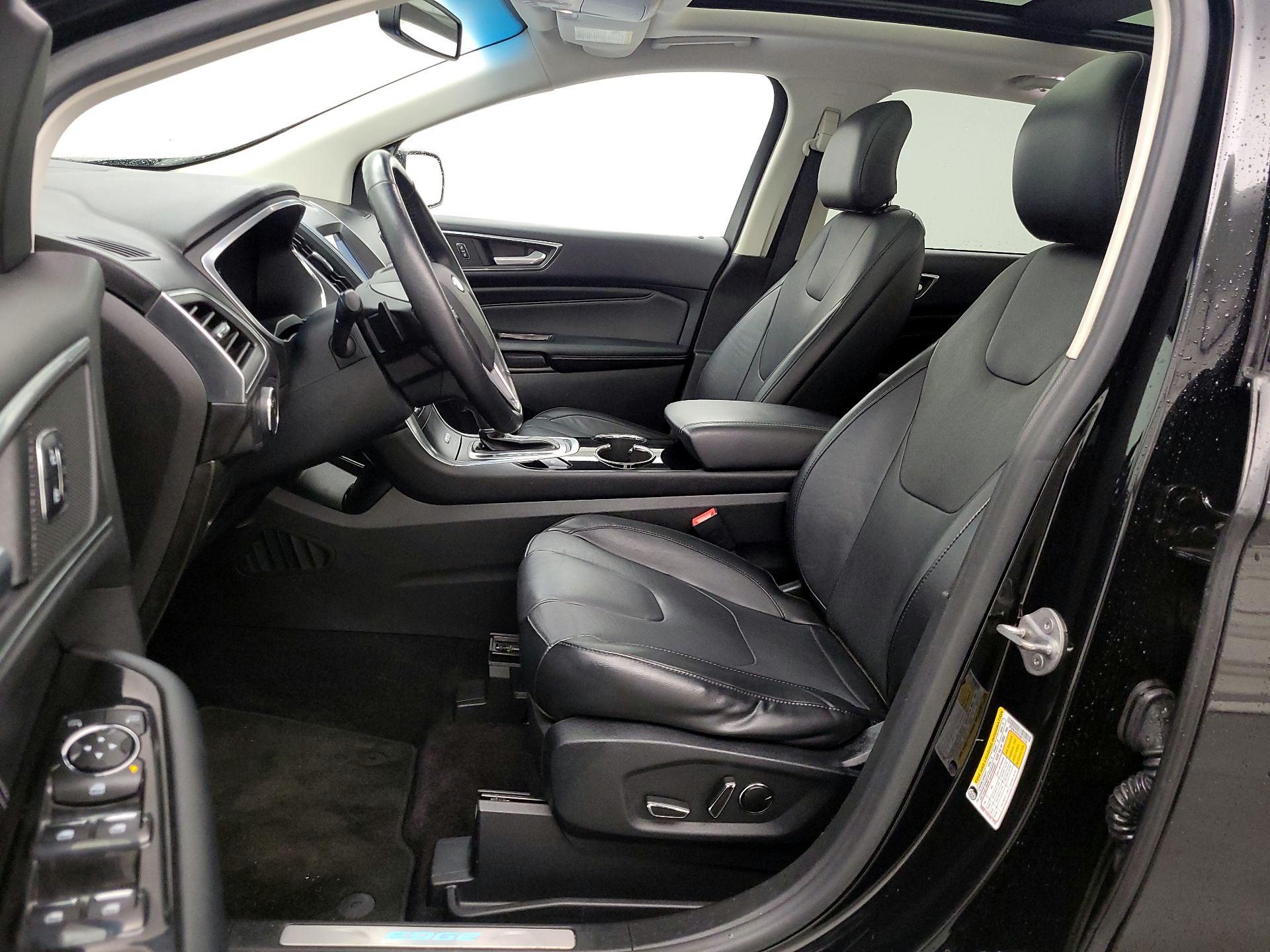 Thumbnail: 2016 Ford Edge - 11