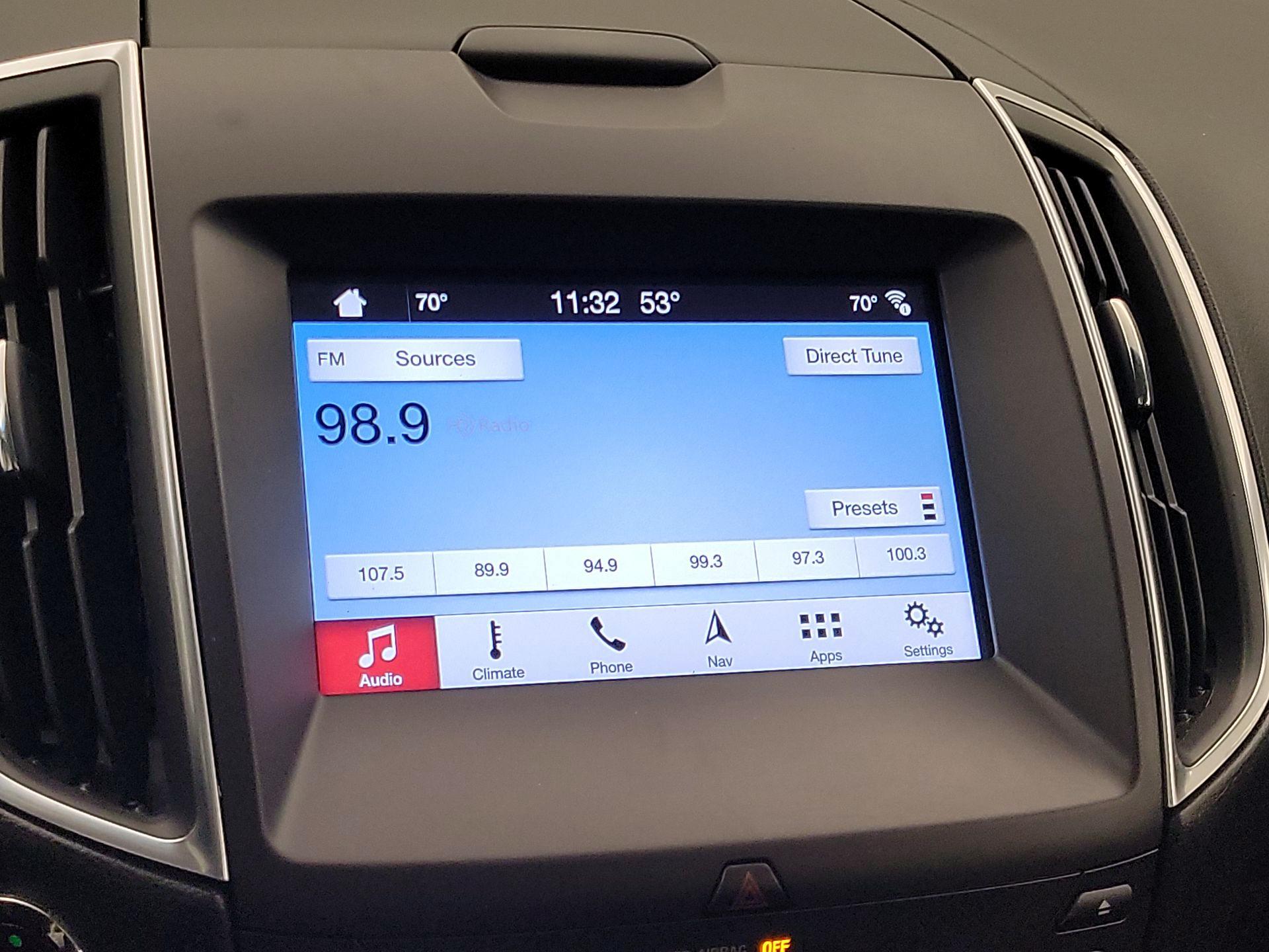 Thumbnail: 2016 Ford Edge - 16