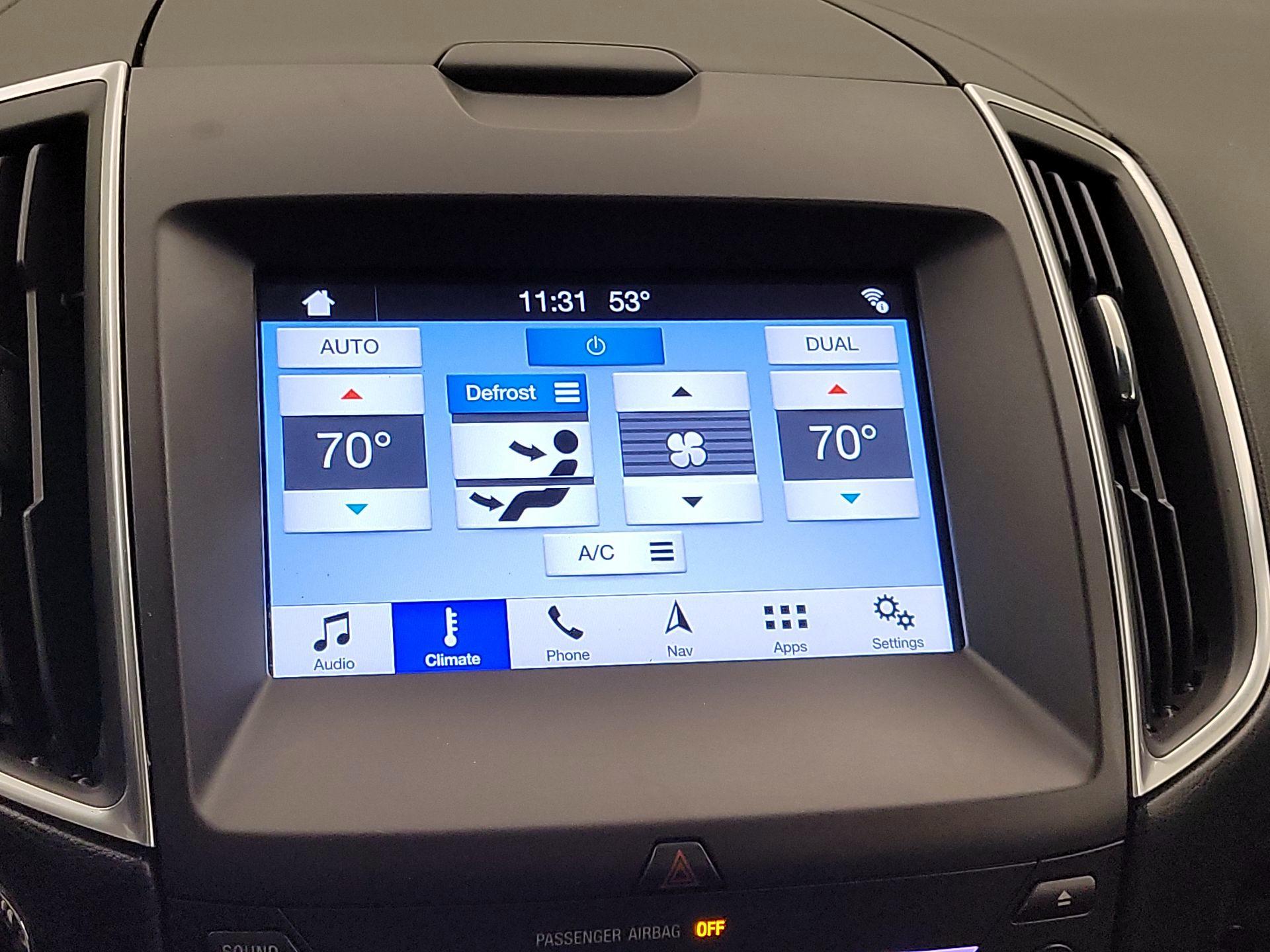 Thumbnail: 2016 Ford Edge - 17