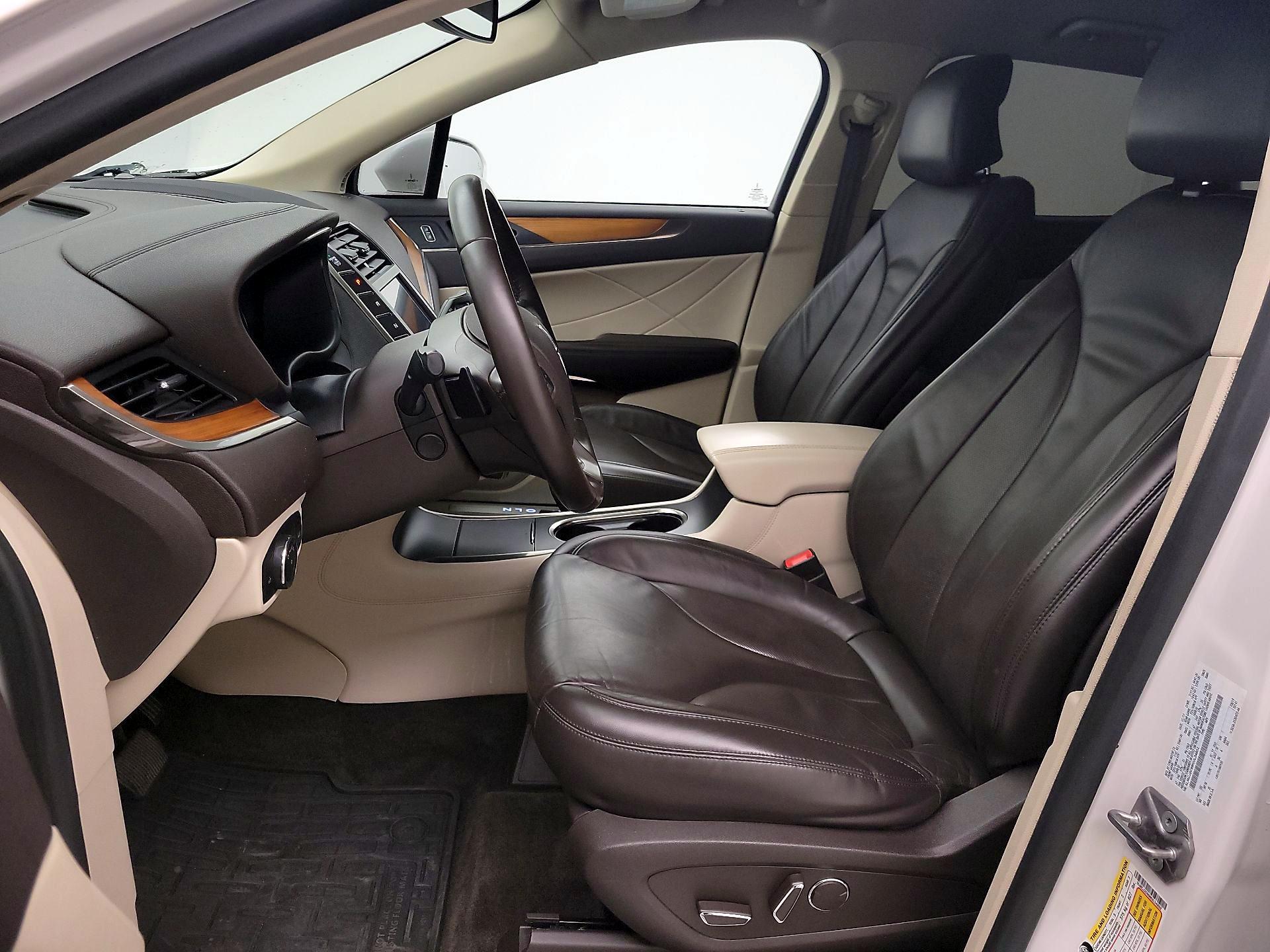 Thumbnail: 2017 Lincoln MKC - 11