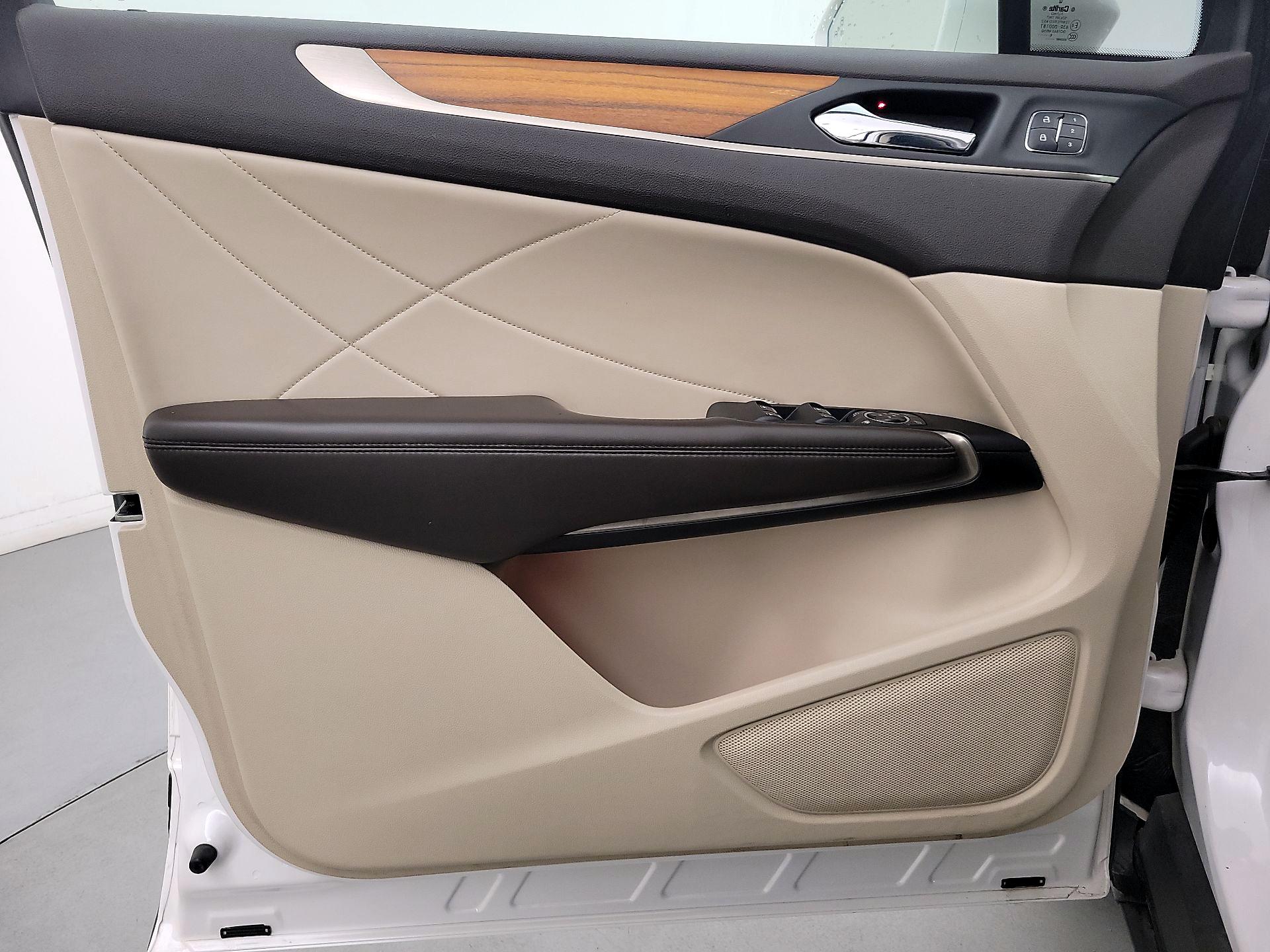 Thumbnail: 2017 Lincoln MKC - 12