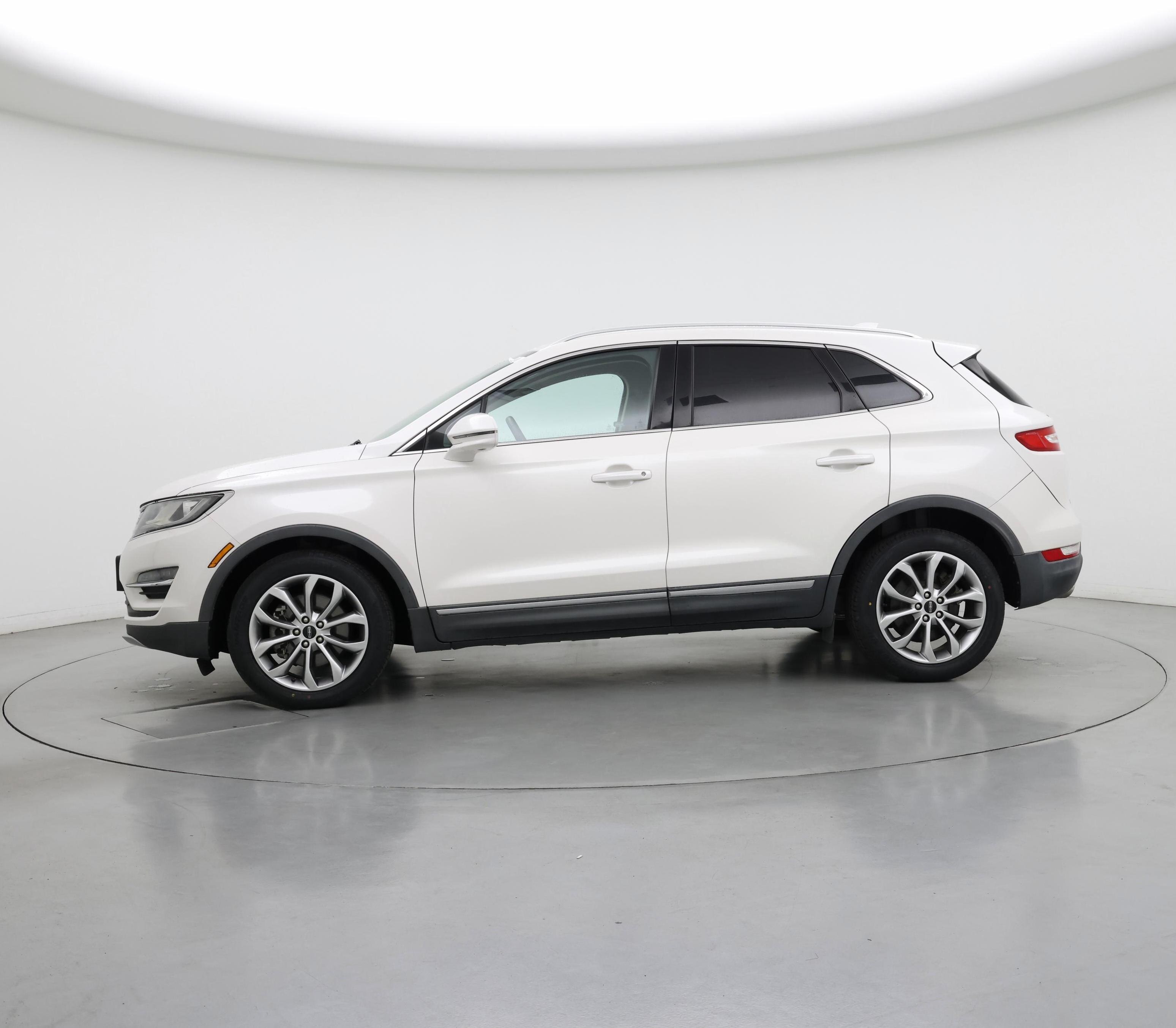 Thumbnail: 2017 Lincoln MKC - 3