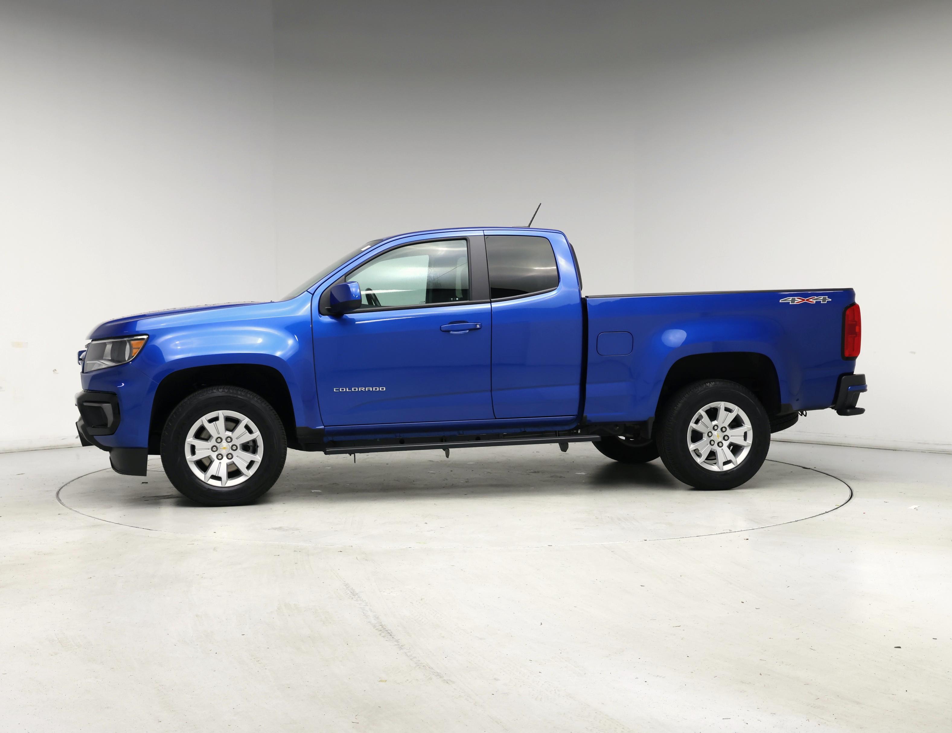 Thumbnail: 2022 Chevrolet Colorado - 3