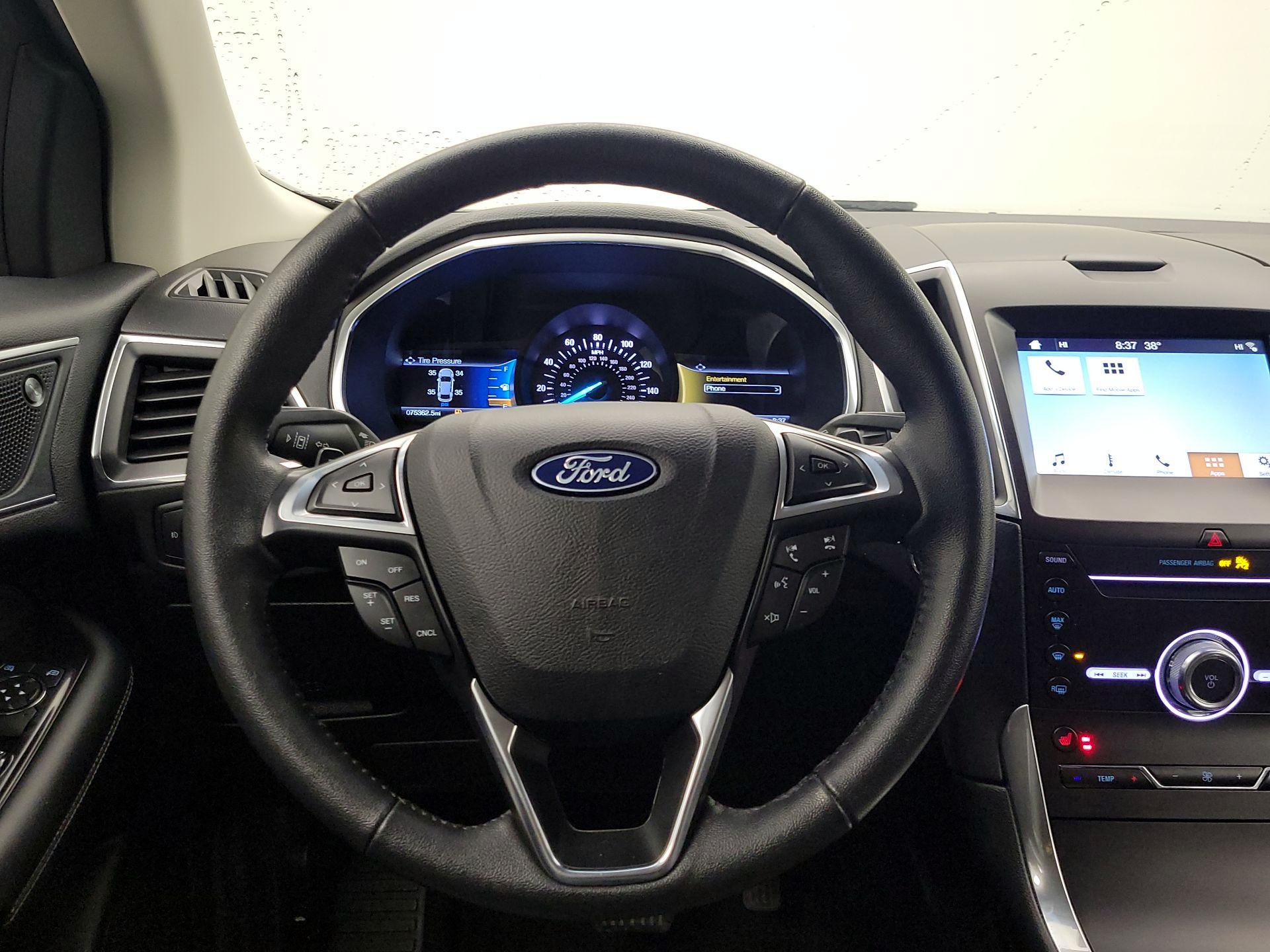 Thumbnail: 2019 Ford Edge - 10