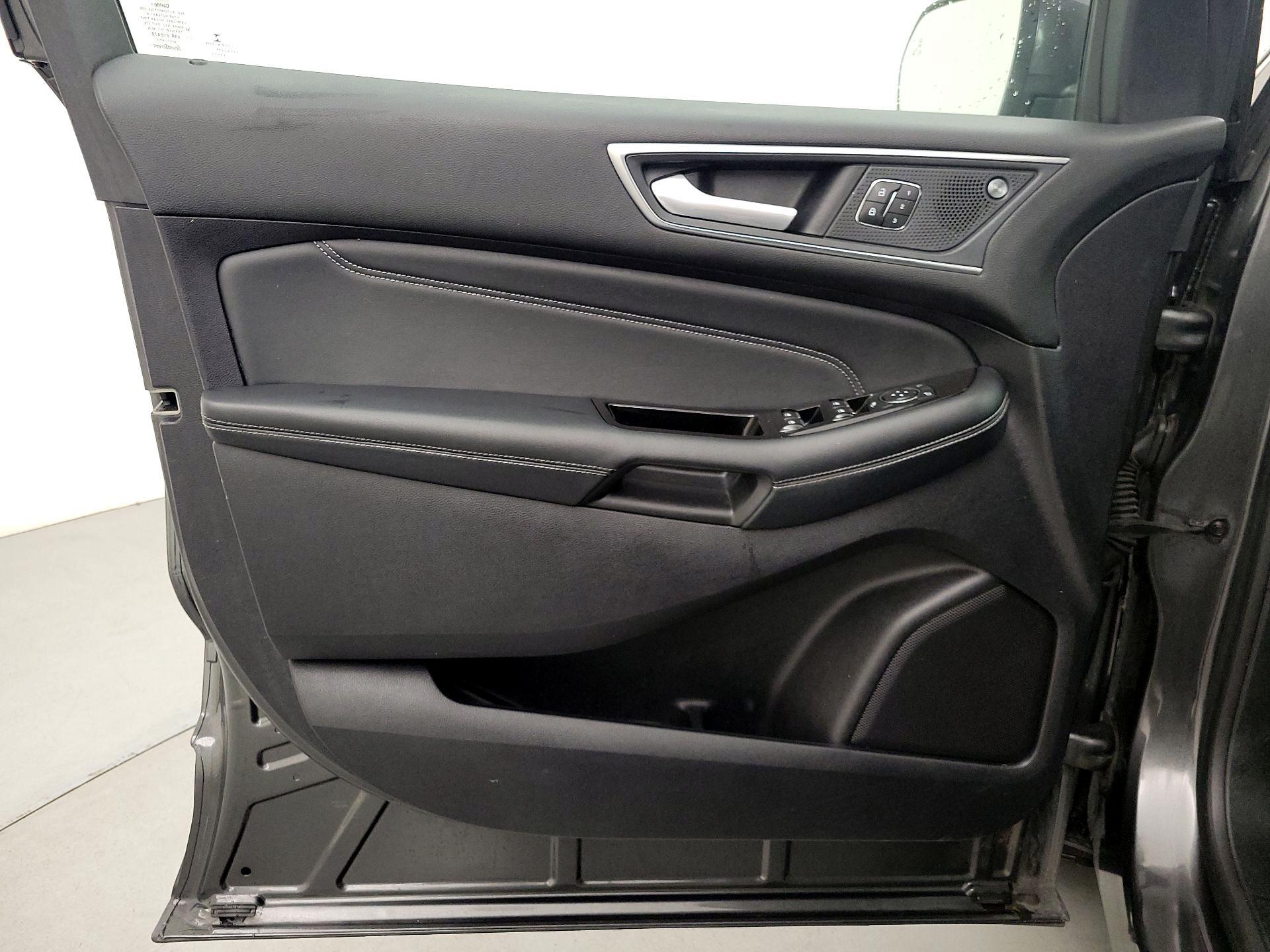 Thumbnail: 2019 Ford Edge - 12