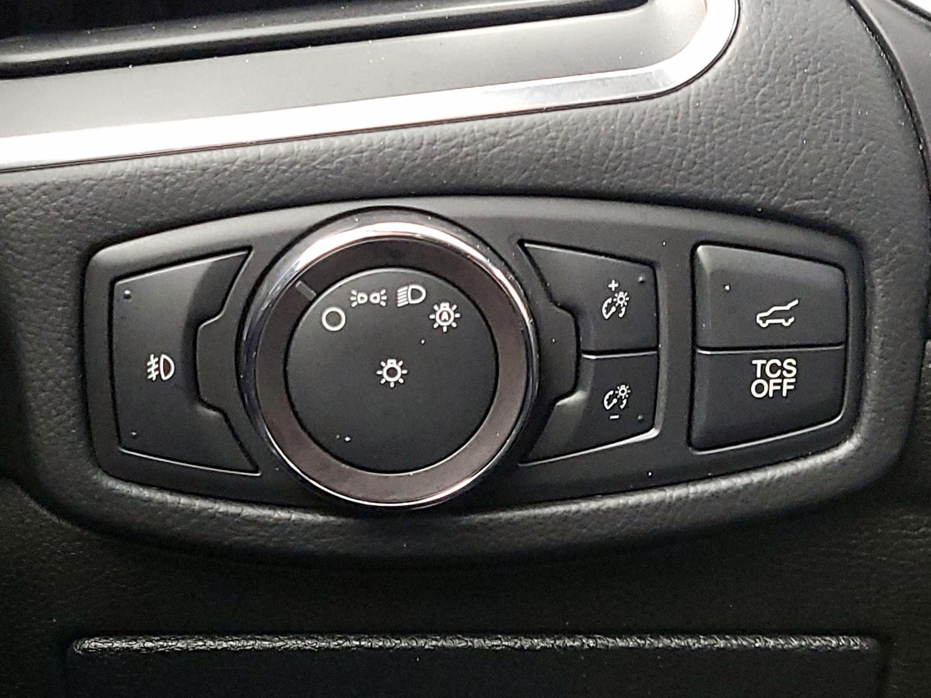 Thumbnail: 2019 Ford Edge - 13