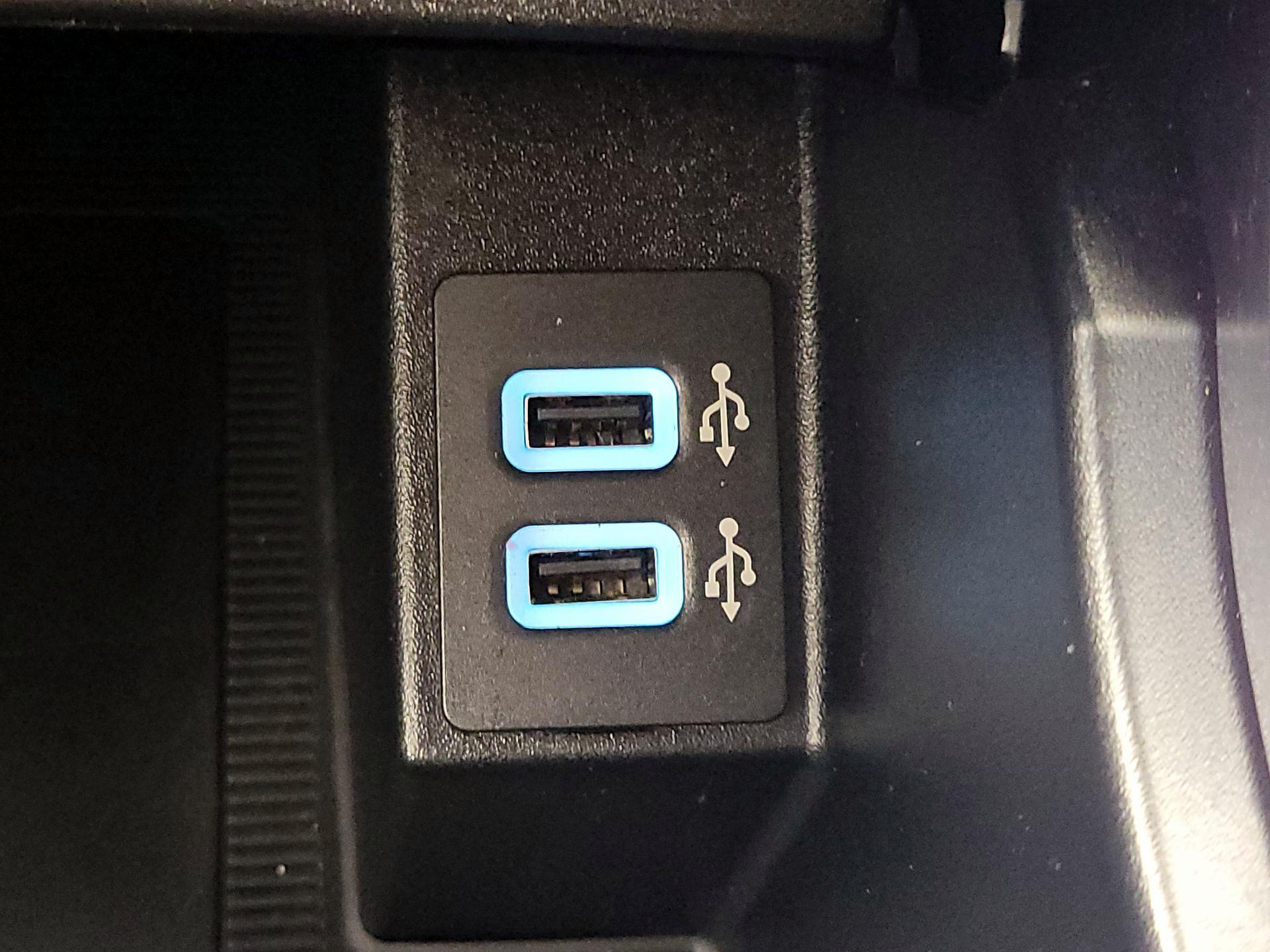 Thumbnail: 2019 Ford Edge - 18