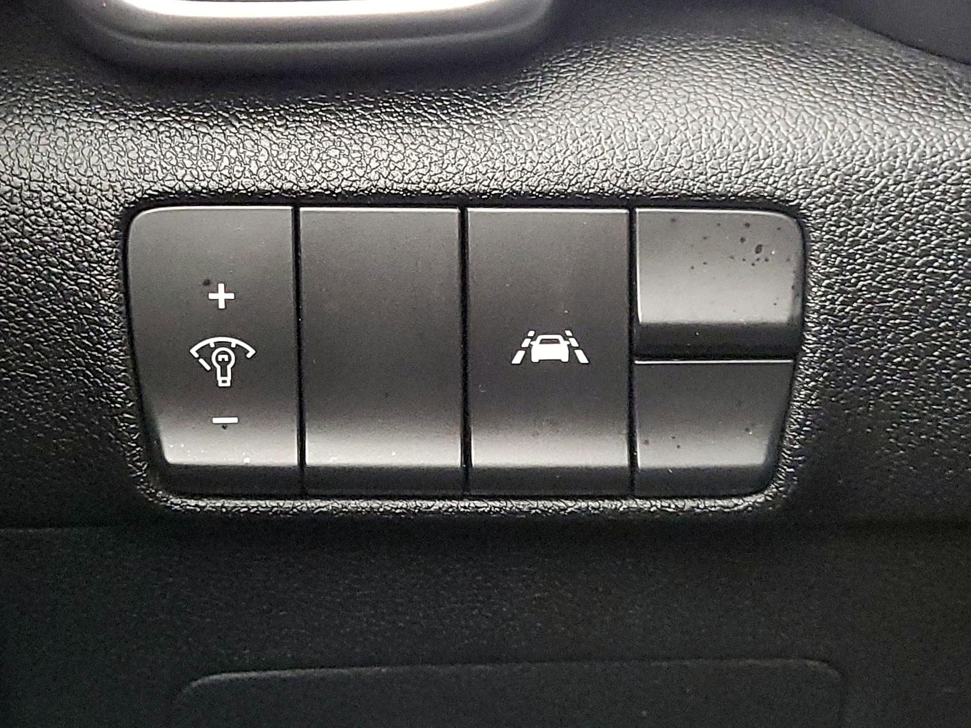 Thumbnail: 2020 Kia Sportage - 13