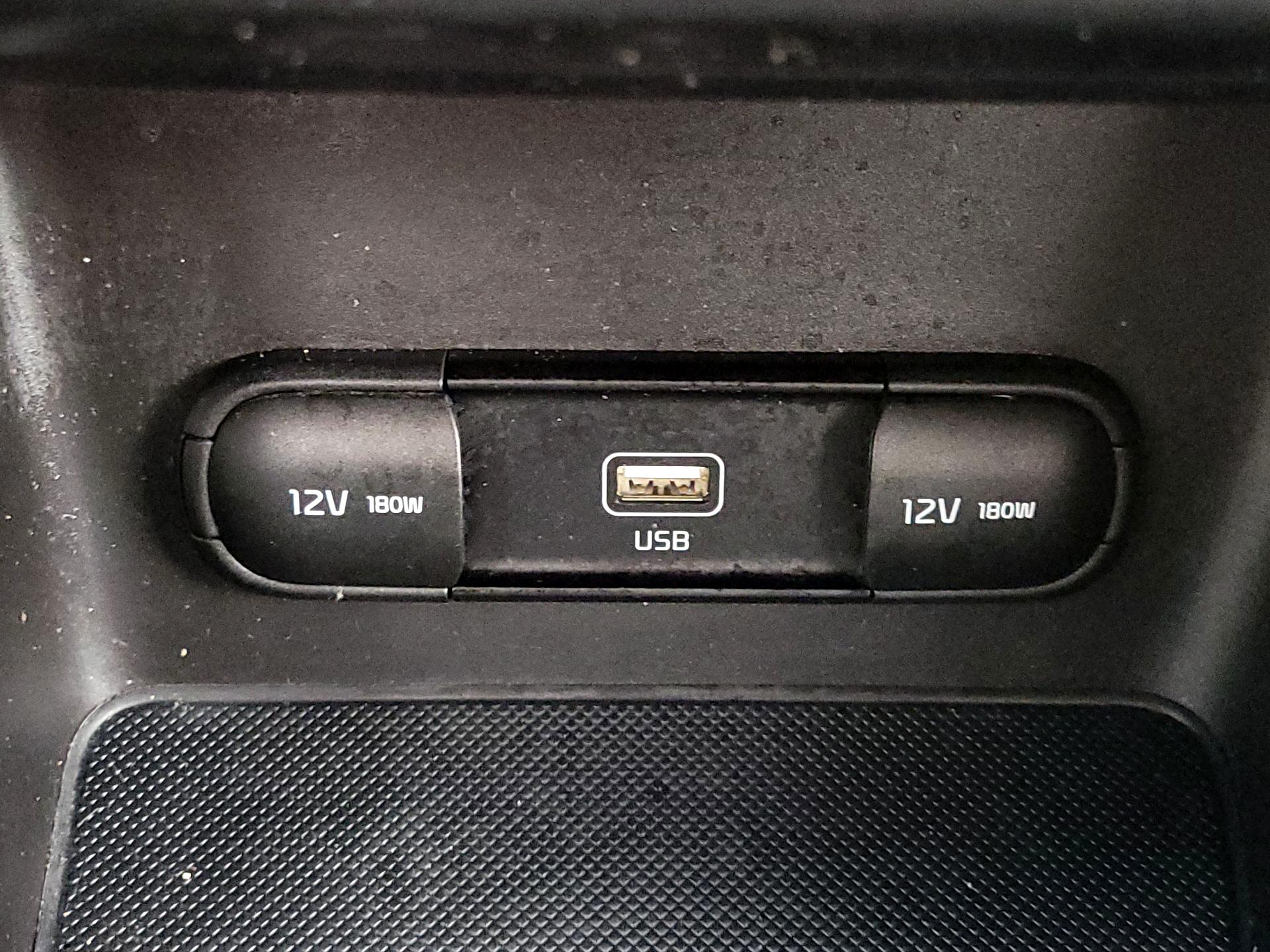 Thumbnail: 2020 Kia Sportage - 18