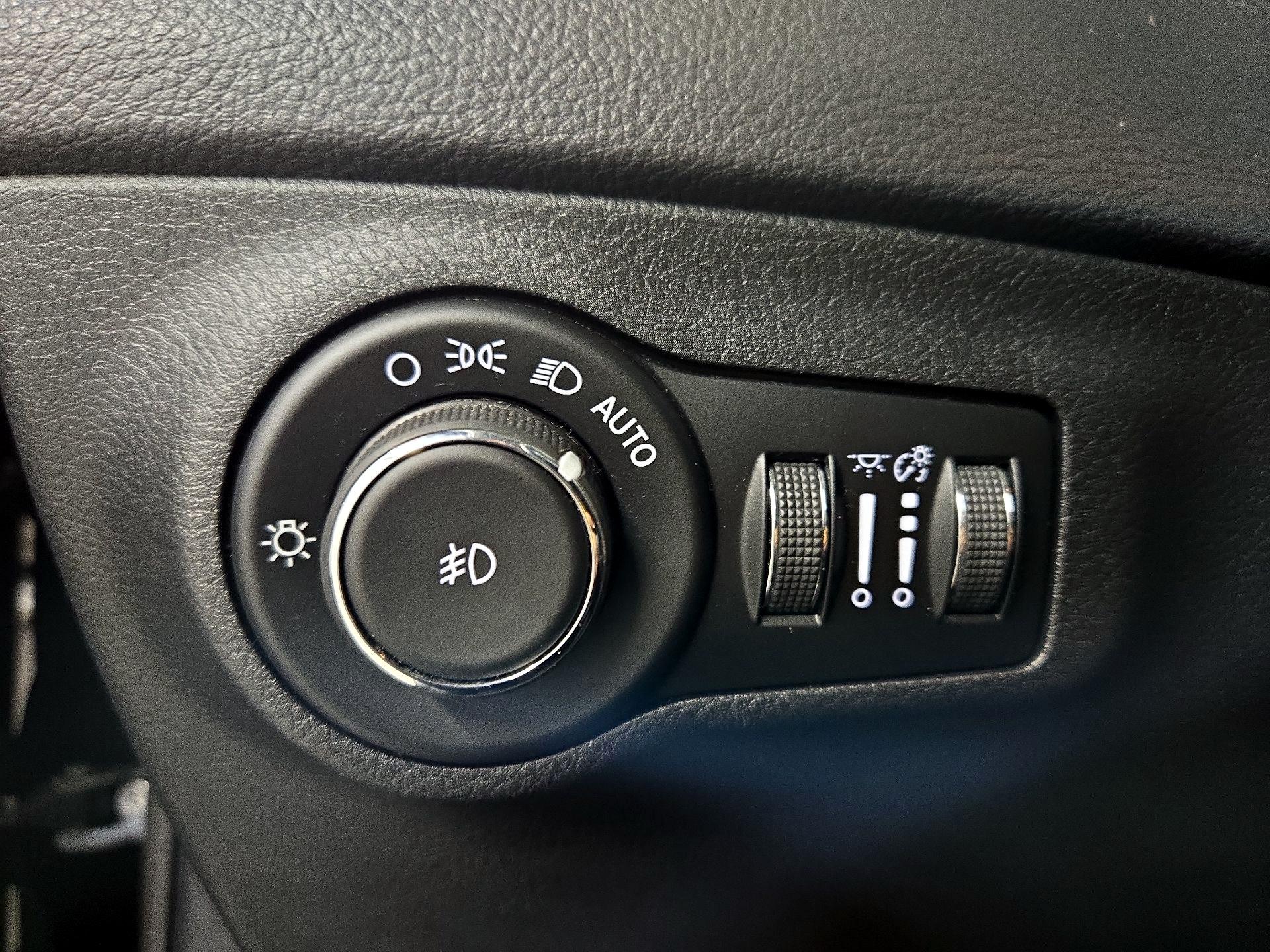 Thumbnail: 2017 Jeep Compass - 13