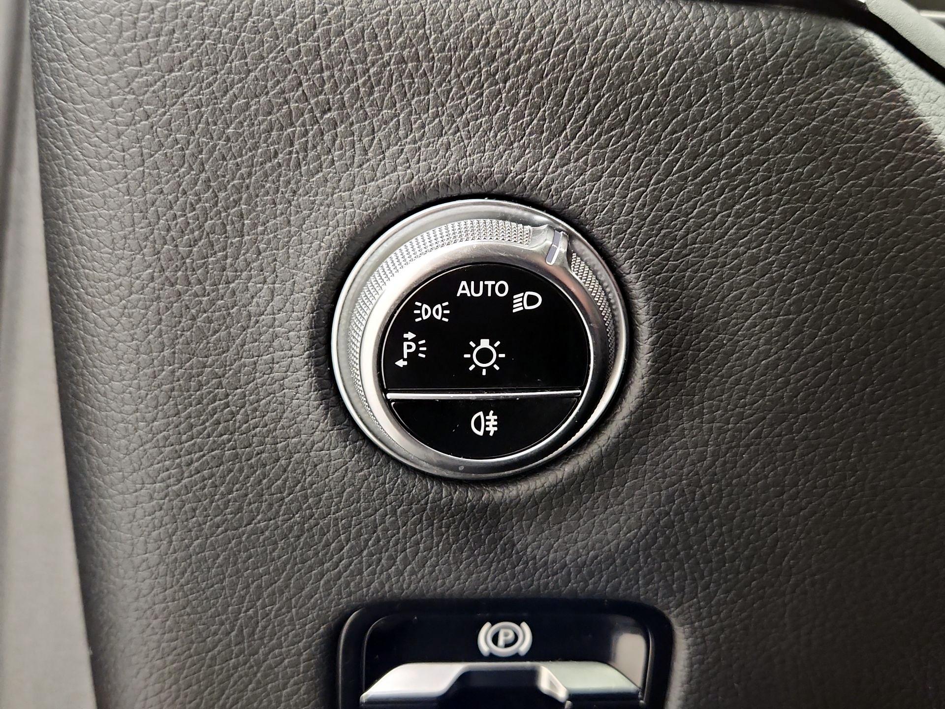 Thumbnail: 2023 Mercedes-Benz GLC - 13