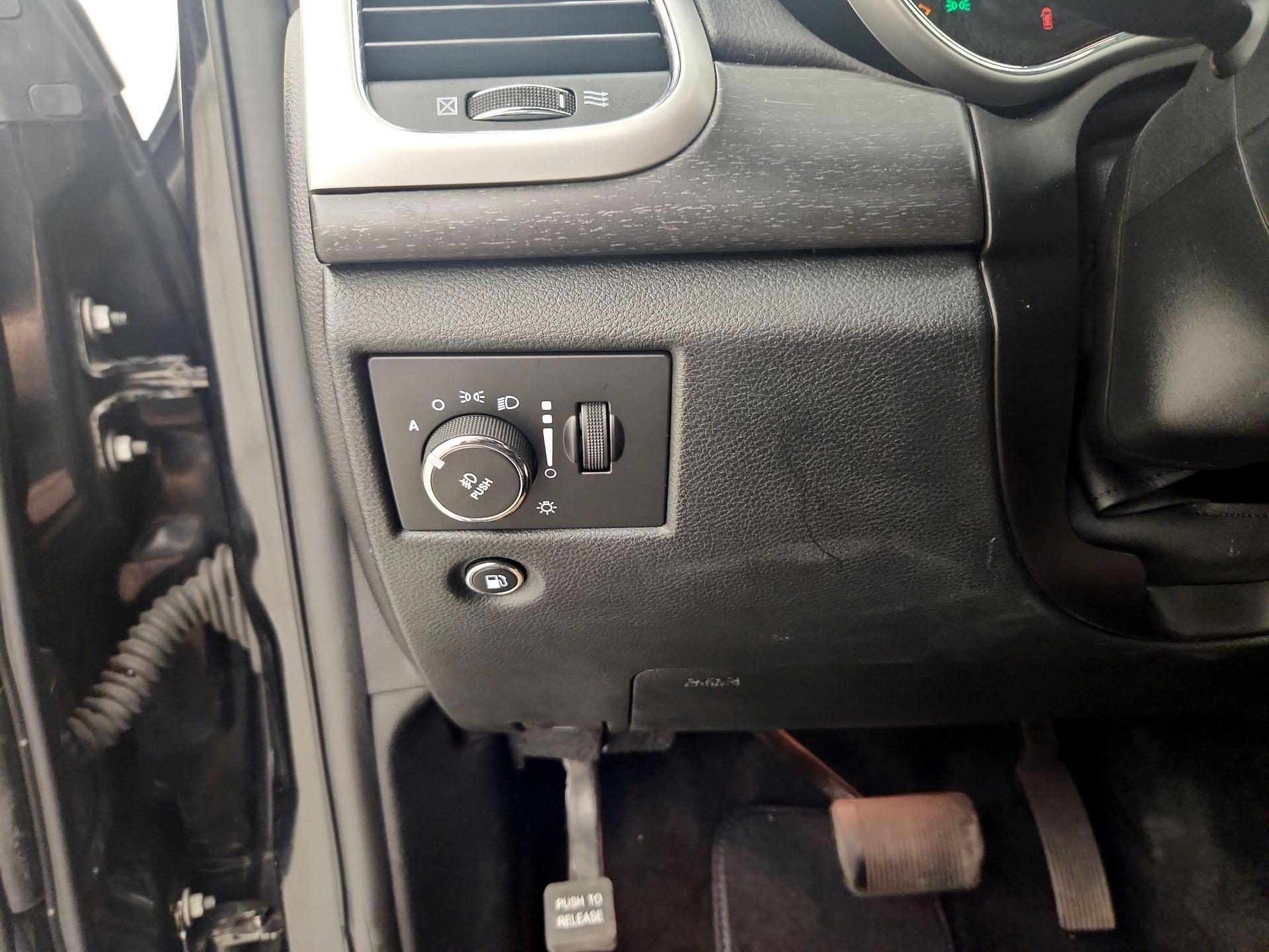 Thumbnail: 2015 Jeep Grand Cherokee - 13