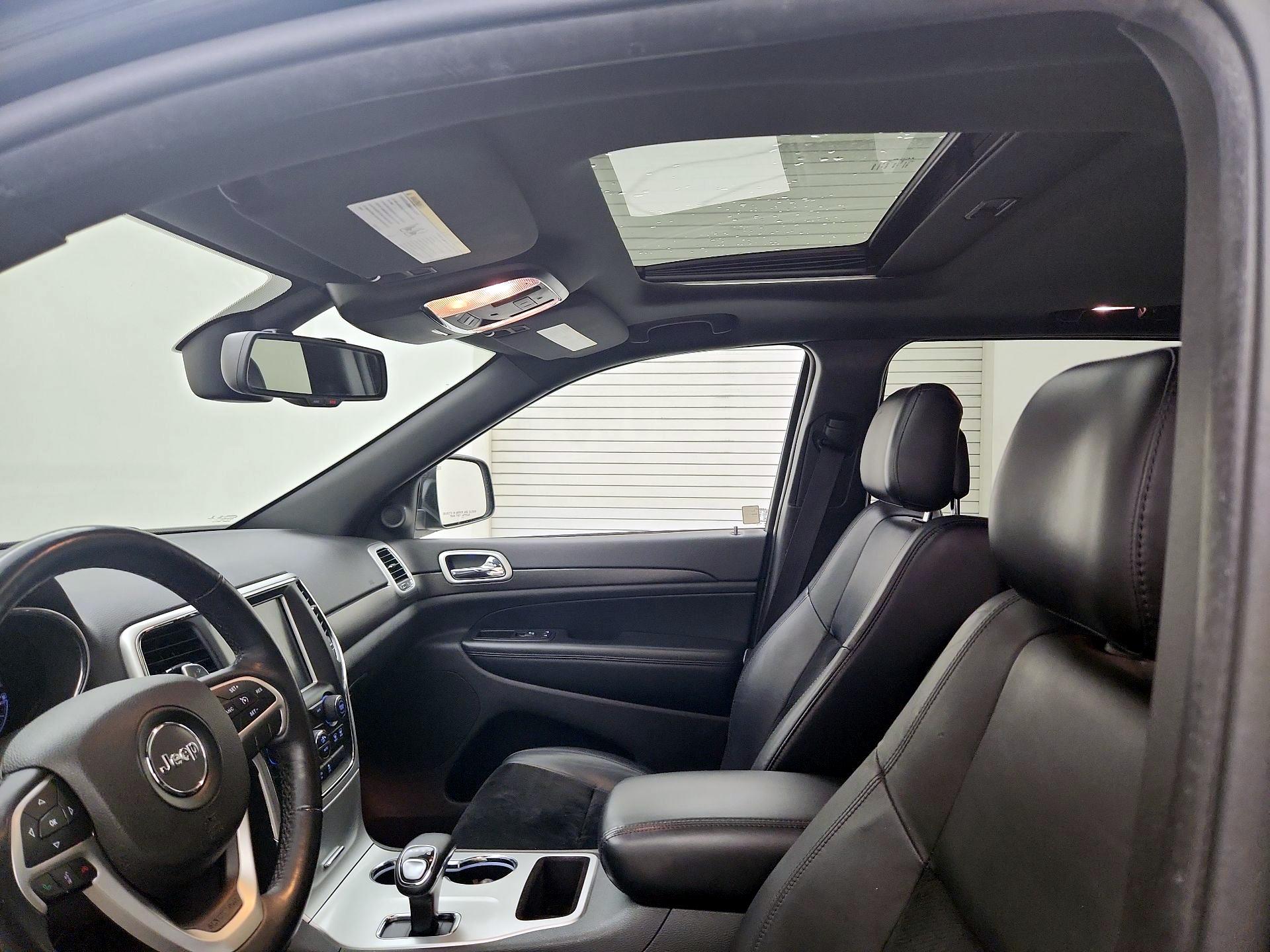 Thumbnail: 2015 Jeep Grand Cherokee - 19