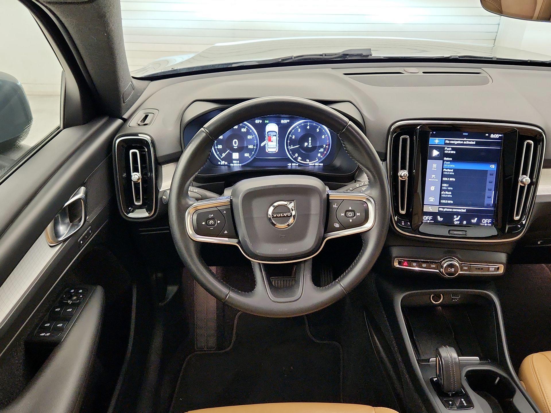 Thumbnail: 2020 Volvo XC40 - 10