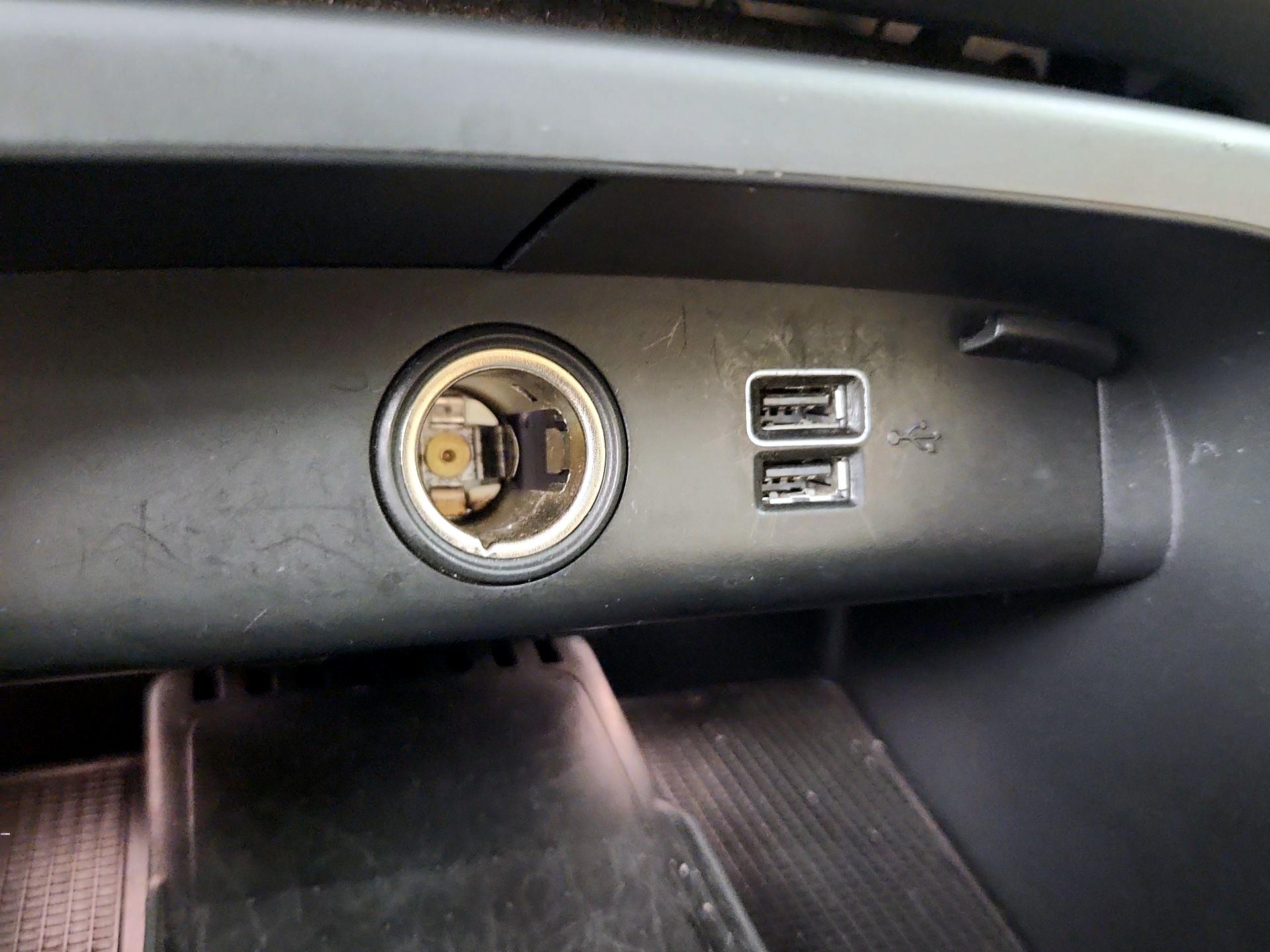 Thumbnail: 2020 Volvo XC40 - 18