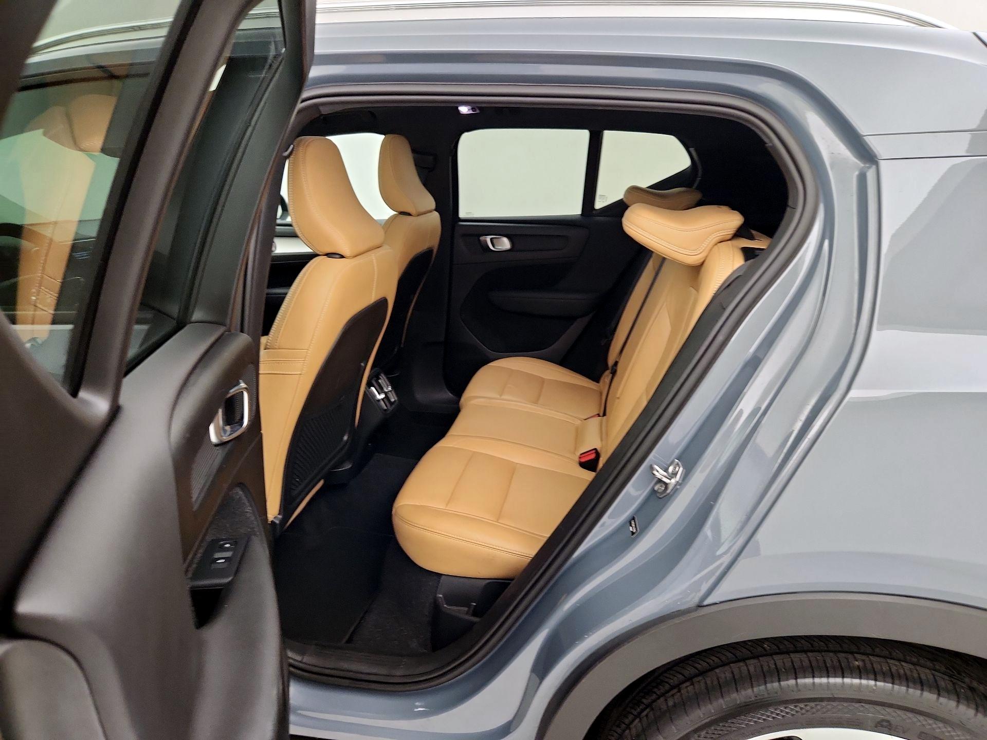 Thumbnail: 2020 Volvo XC40 - 20