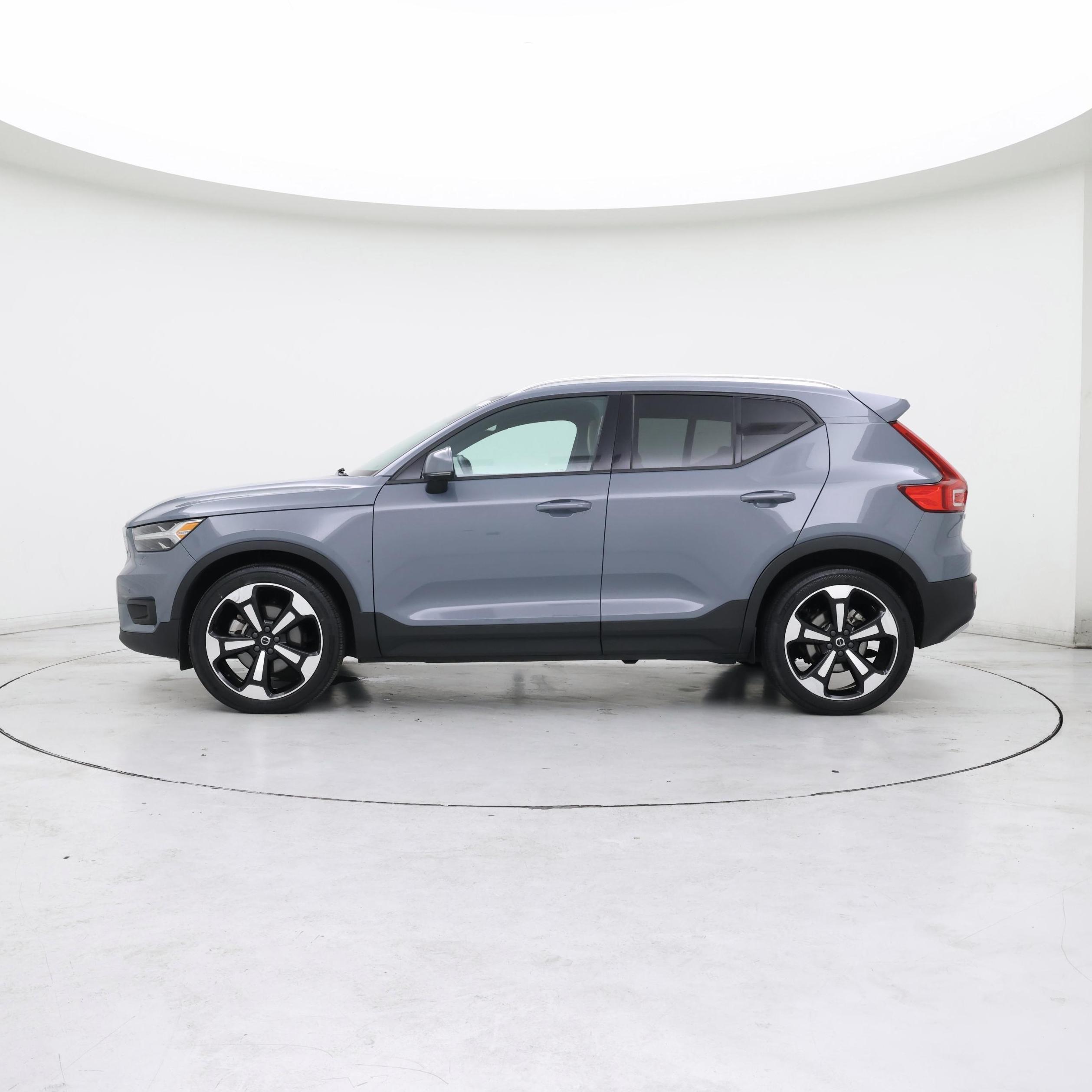 Thumbnail: 2020 Volvo XC40 - 3
