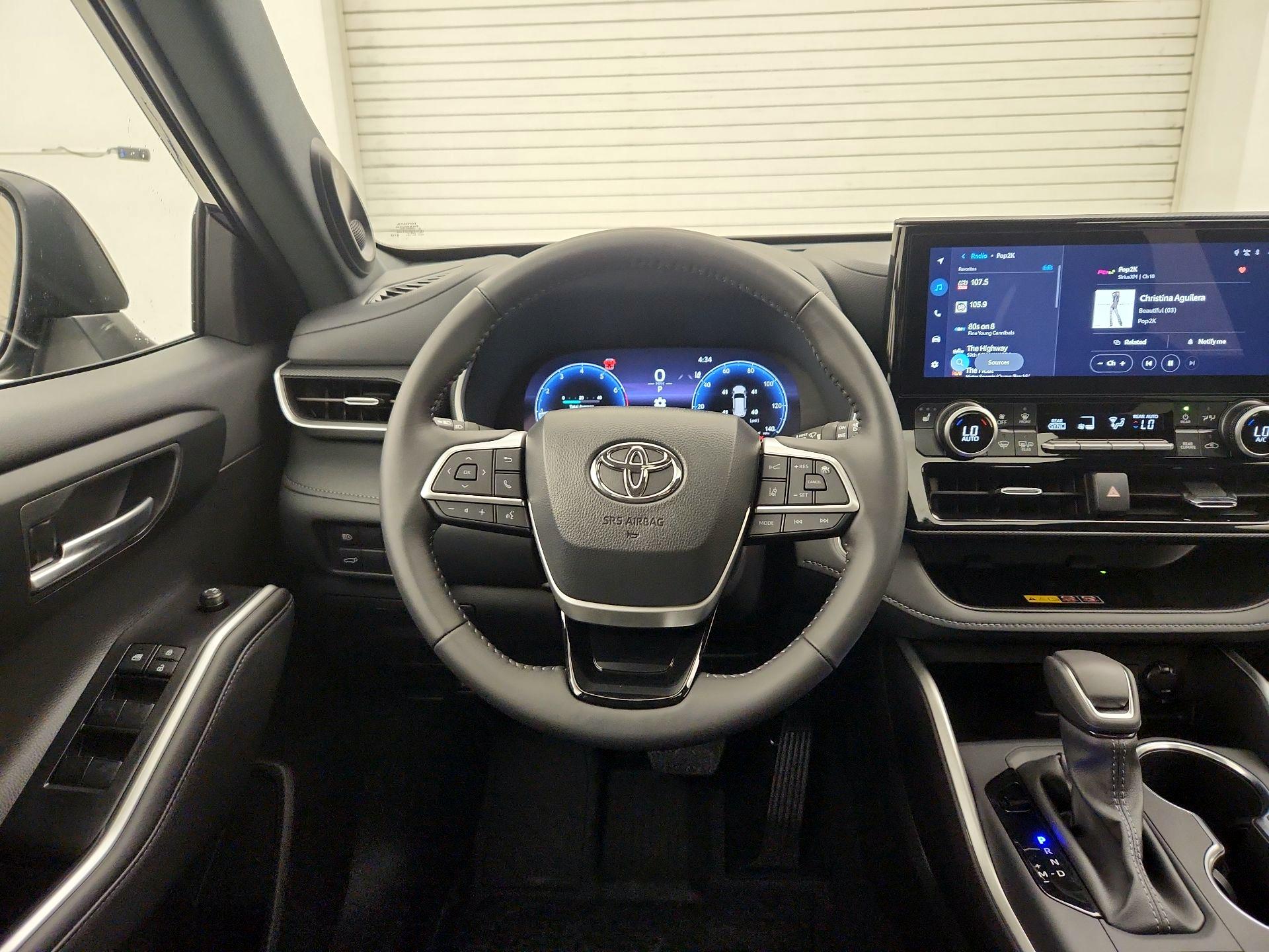 Thumbnail: 2026 Toyota Highlander - 10