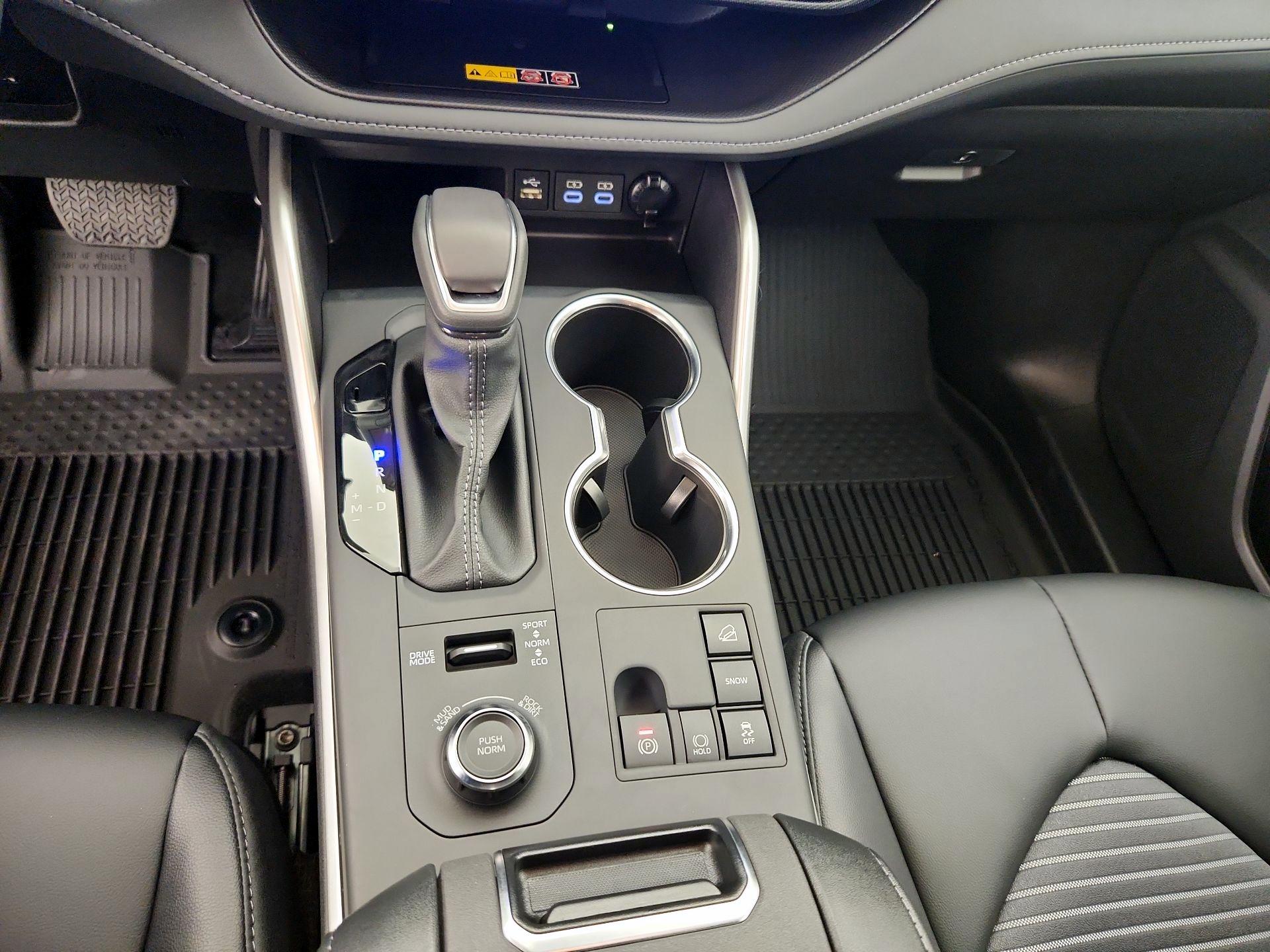 Thumbnail: 2026 Toyota Highlander - 17