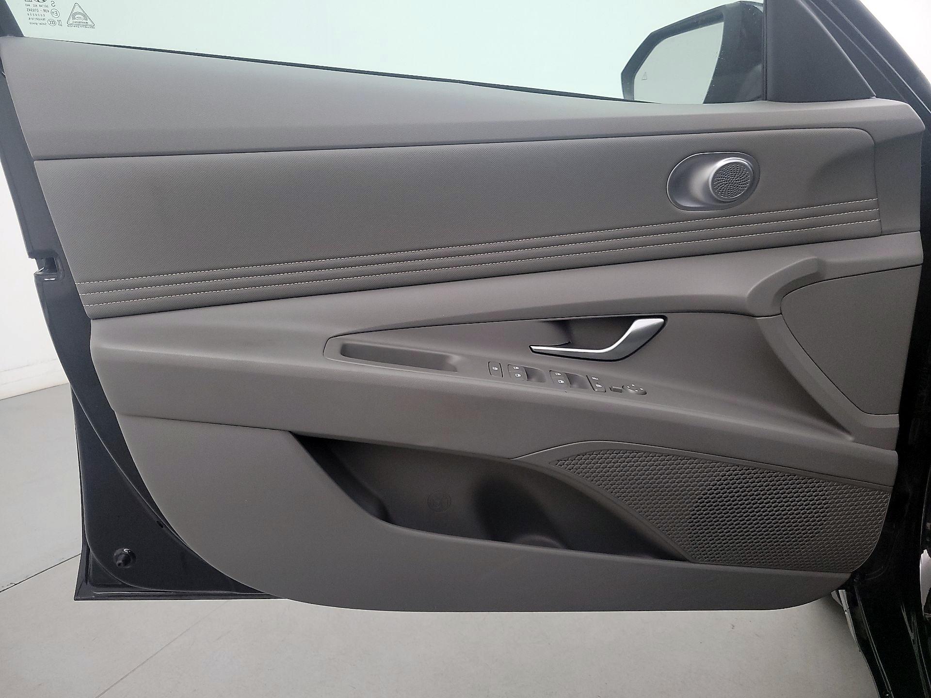 Thumbnail: 2023 Hyundai Elantra - 12