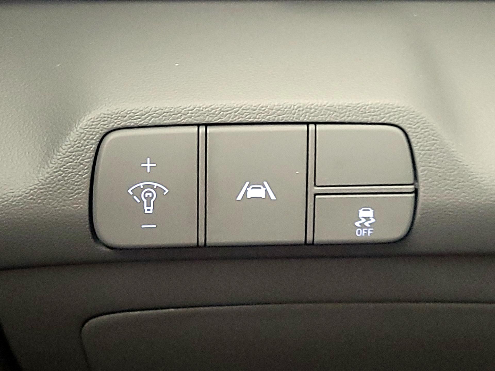 Thumbnail: 2023 Hyundai Elantra - 13