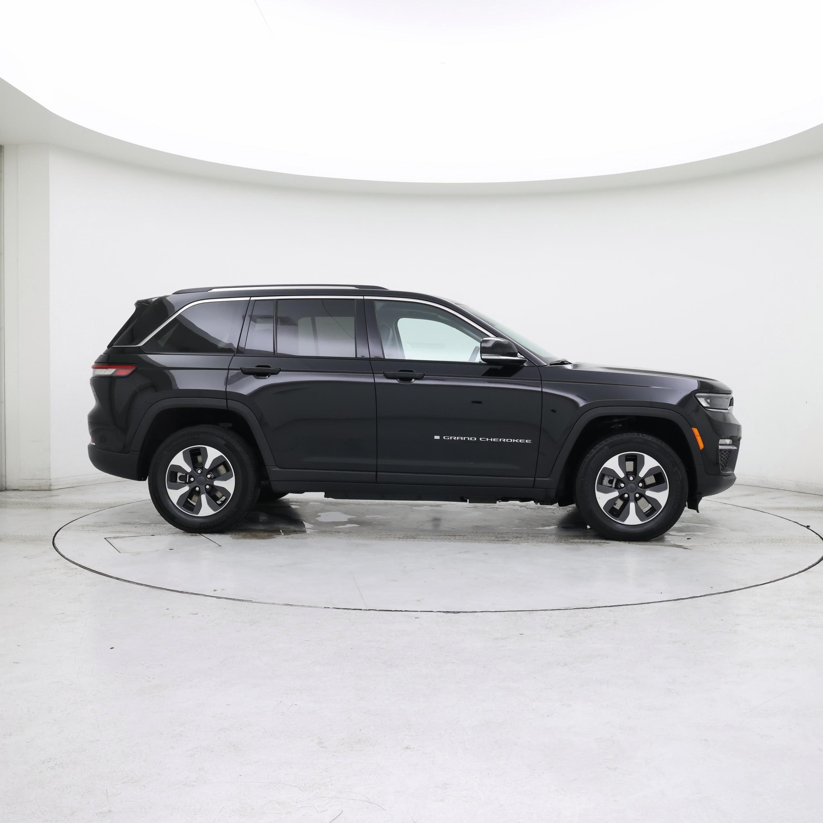 Thumbnail: 2023 Jeep Grand Cherokee - 7