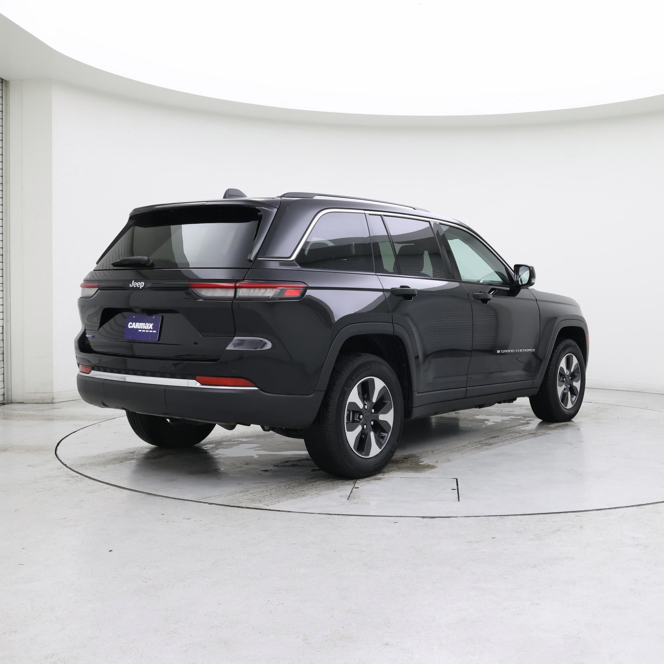 Thumbnail: 2023 Jeep Grand Cherokee - 8