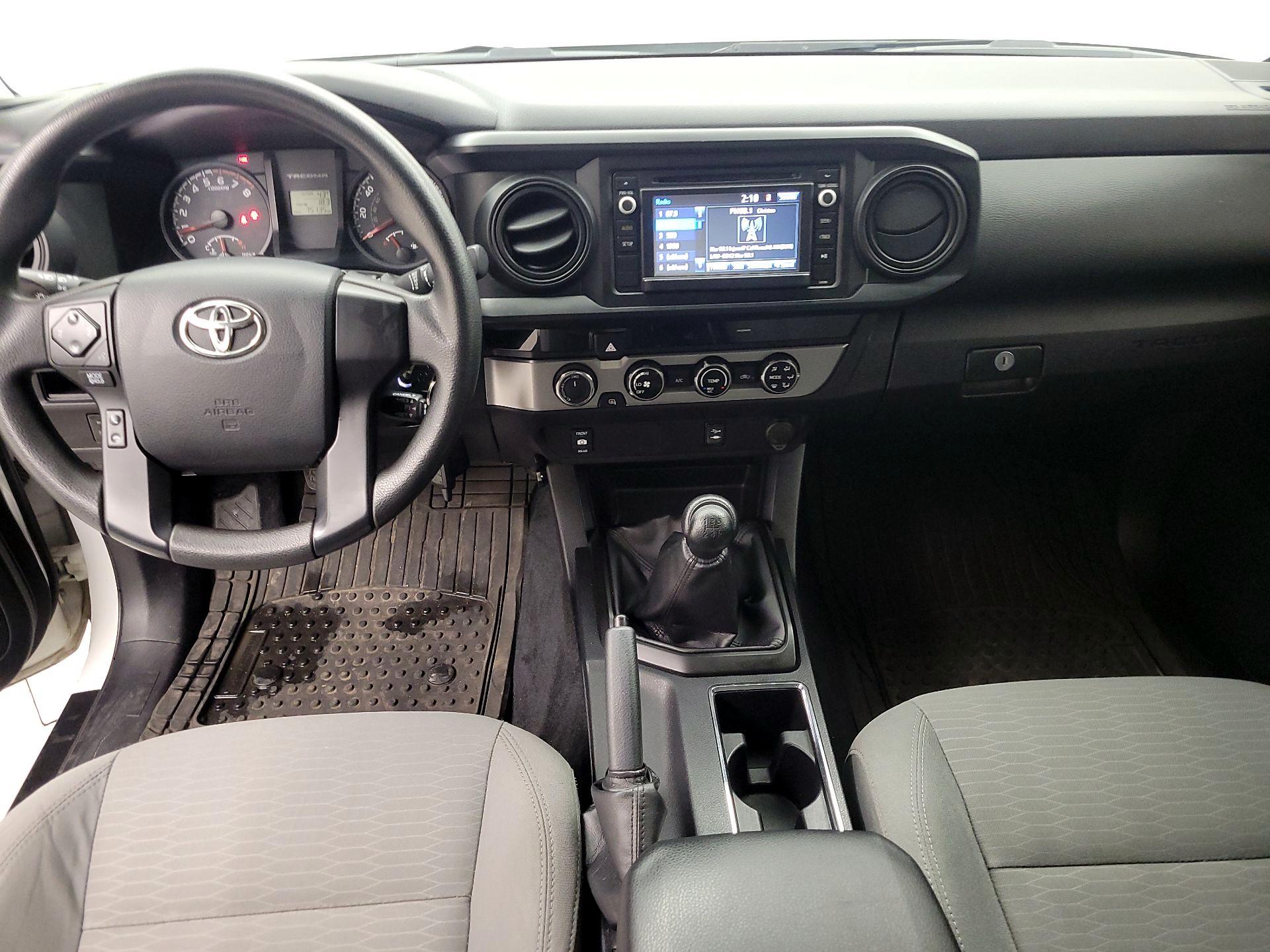 Thumbnail: 2016 Toyota Tacoma - 9