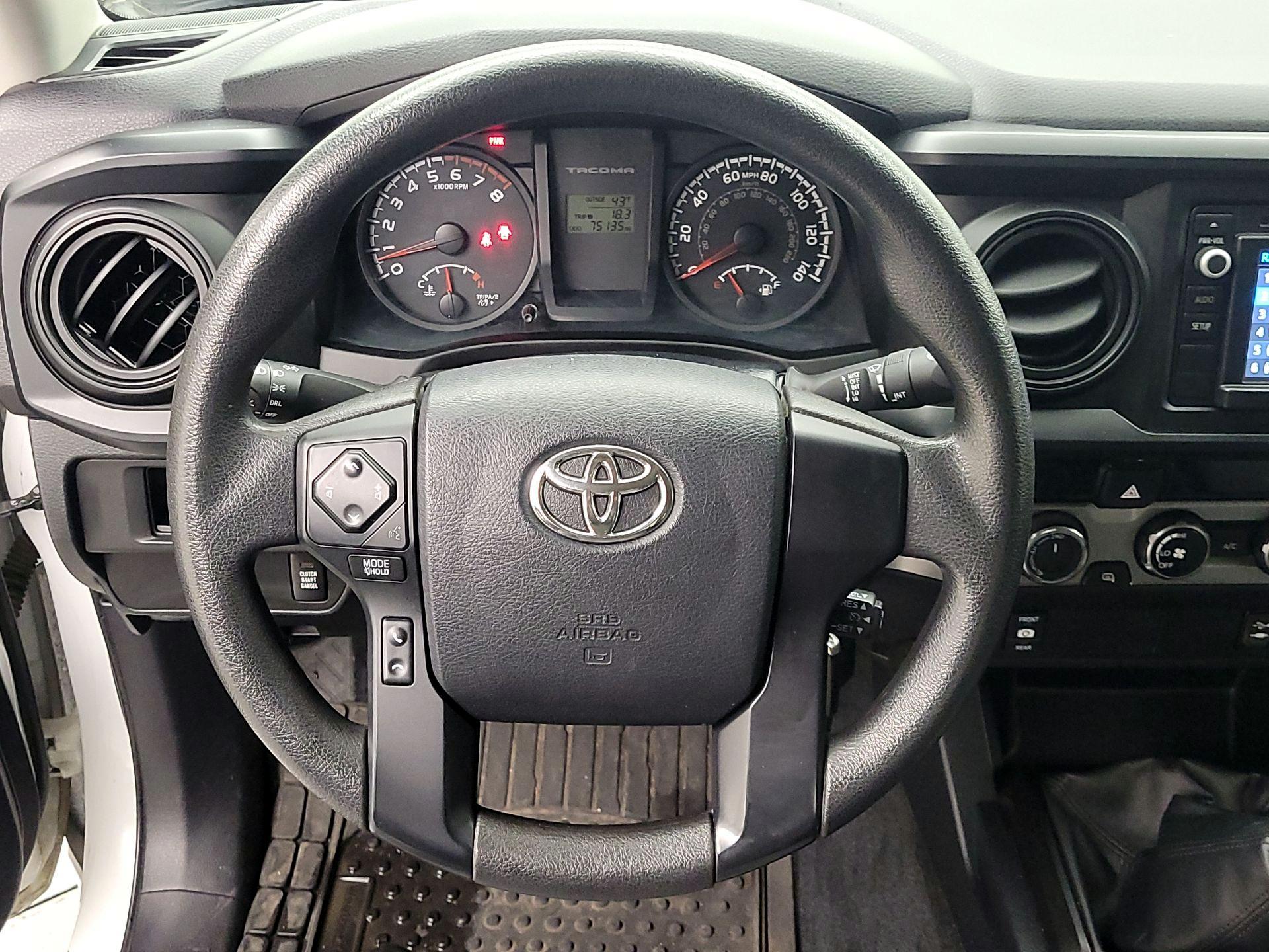 Thumbnail: 2016 Toyota Tacoma - 10