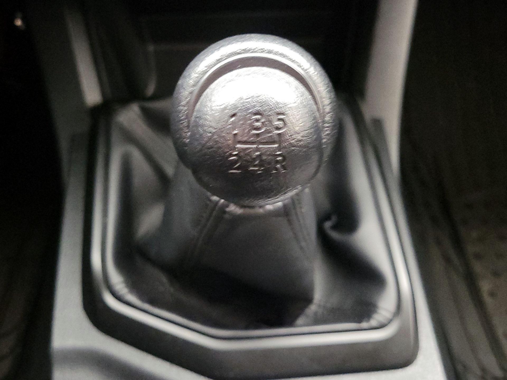 Thumbnail: 2016 Toyota Tacoma - 17