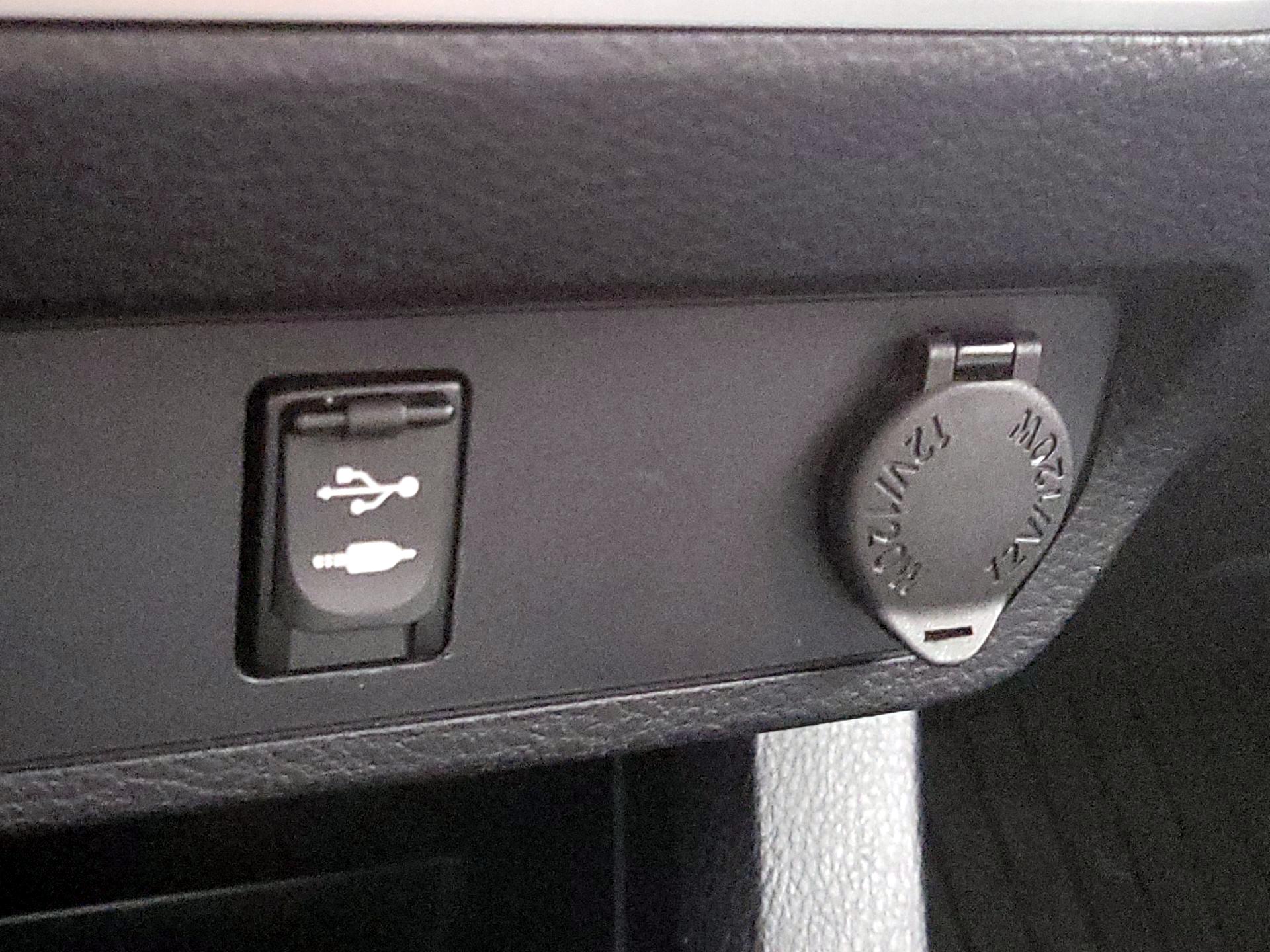 Thumbnail: 2016 Toyota Tacoma - 18