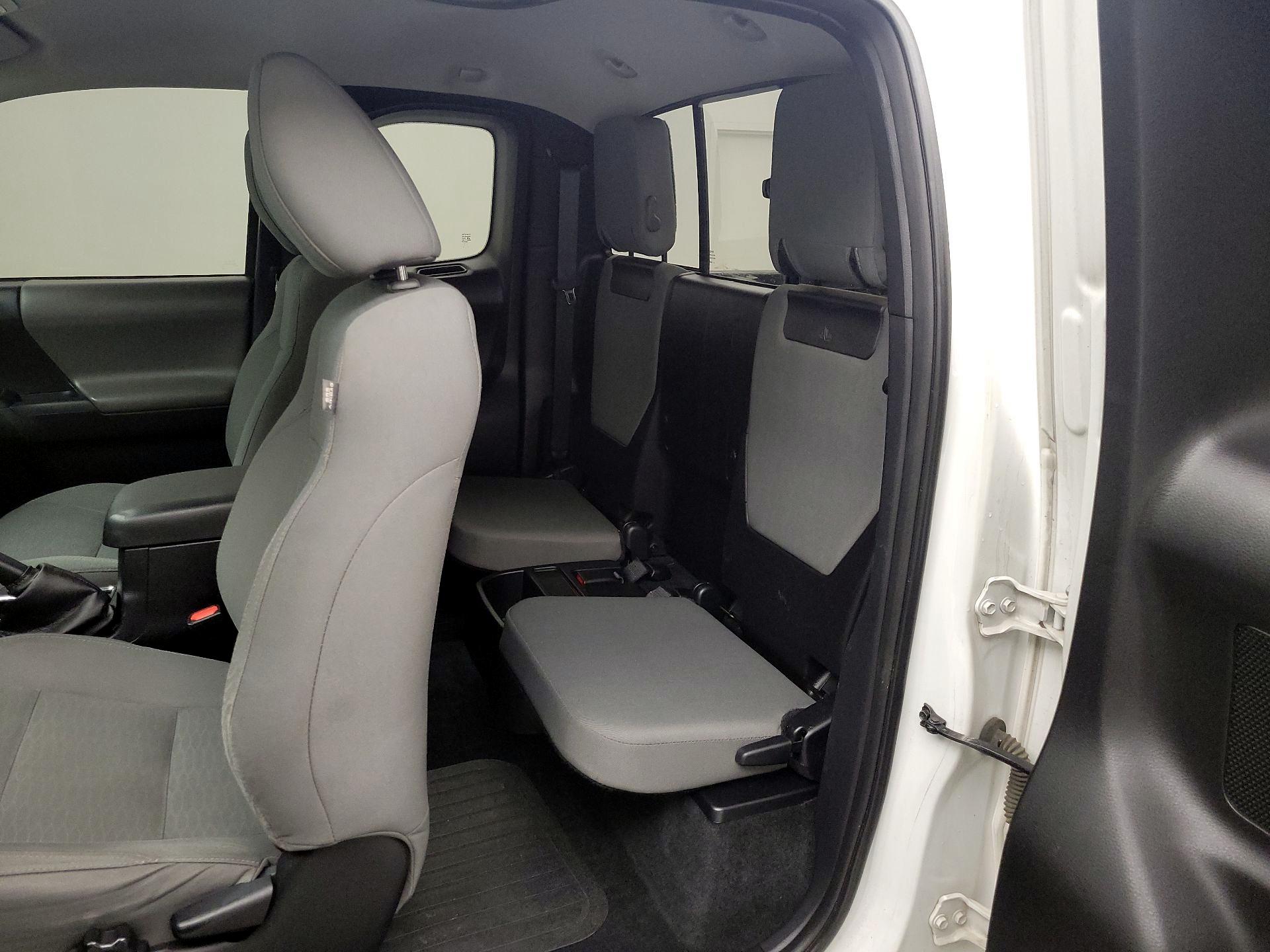 Thumbnail: 2016 Toyota Tacoma - 19