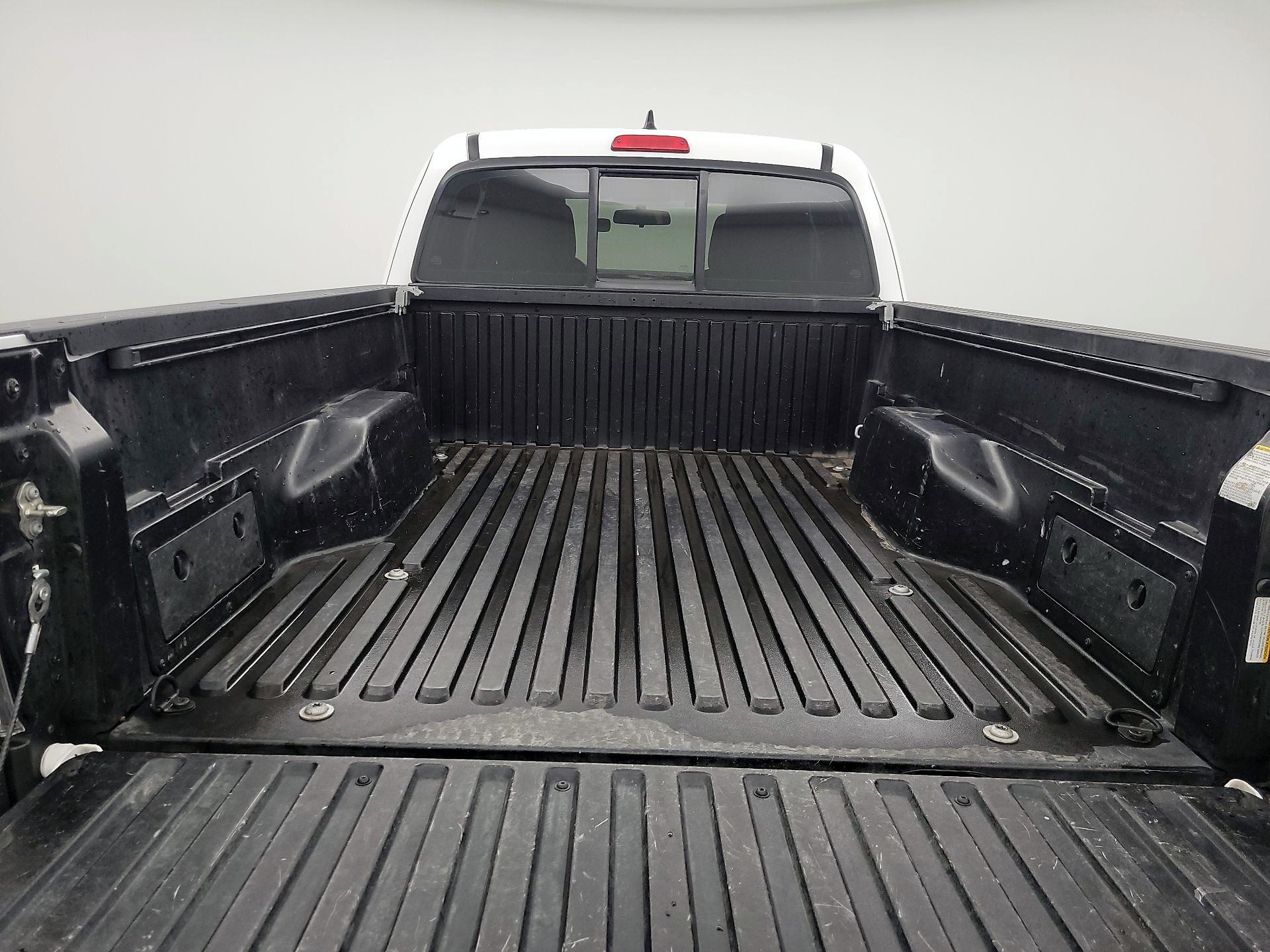 Thumbnail: 2016 Toyota Tacoma - 20