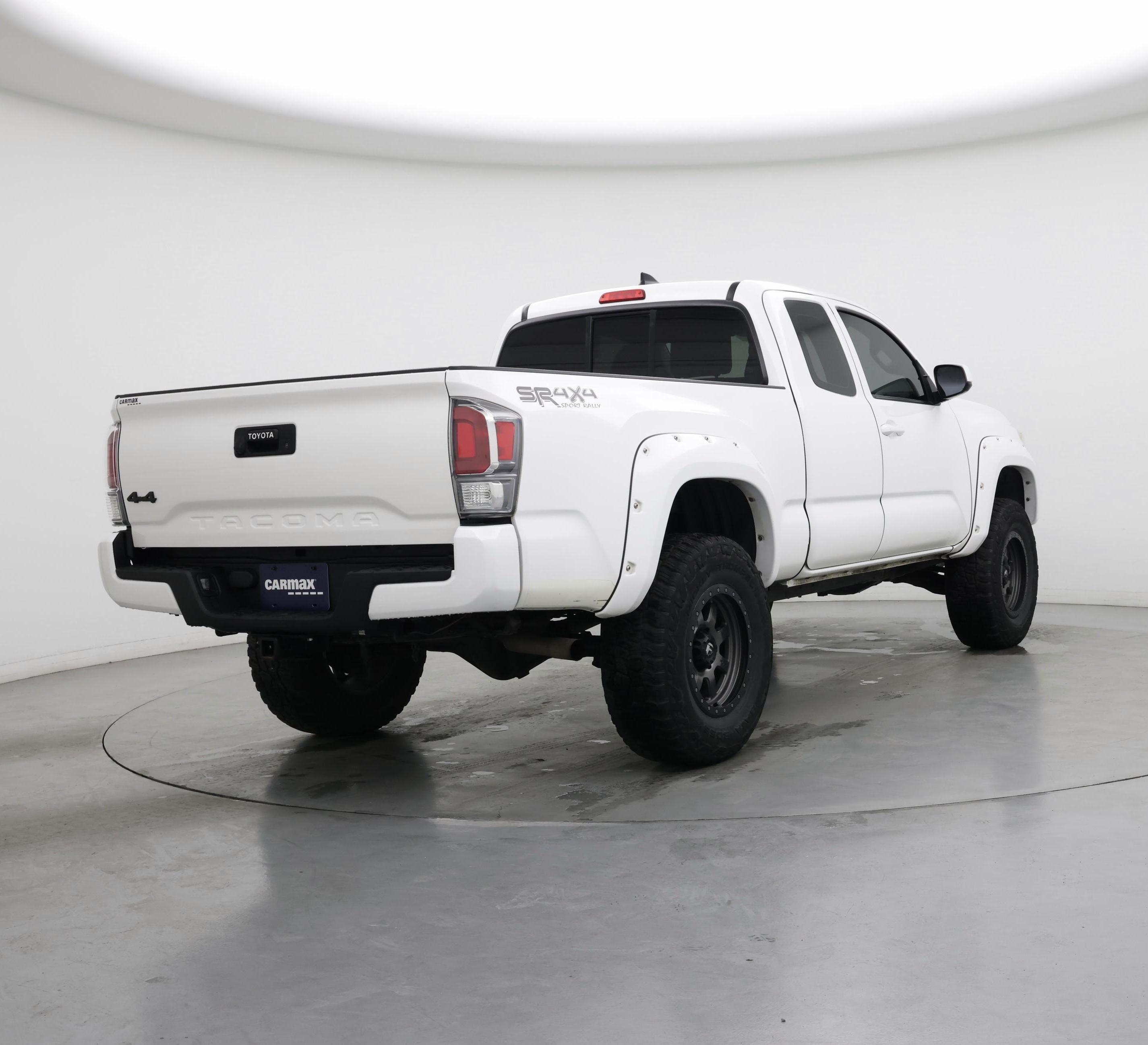 Thumbnail: 2016 Toyota Tacoma - 8