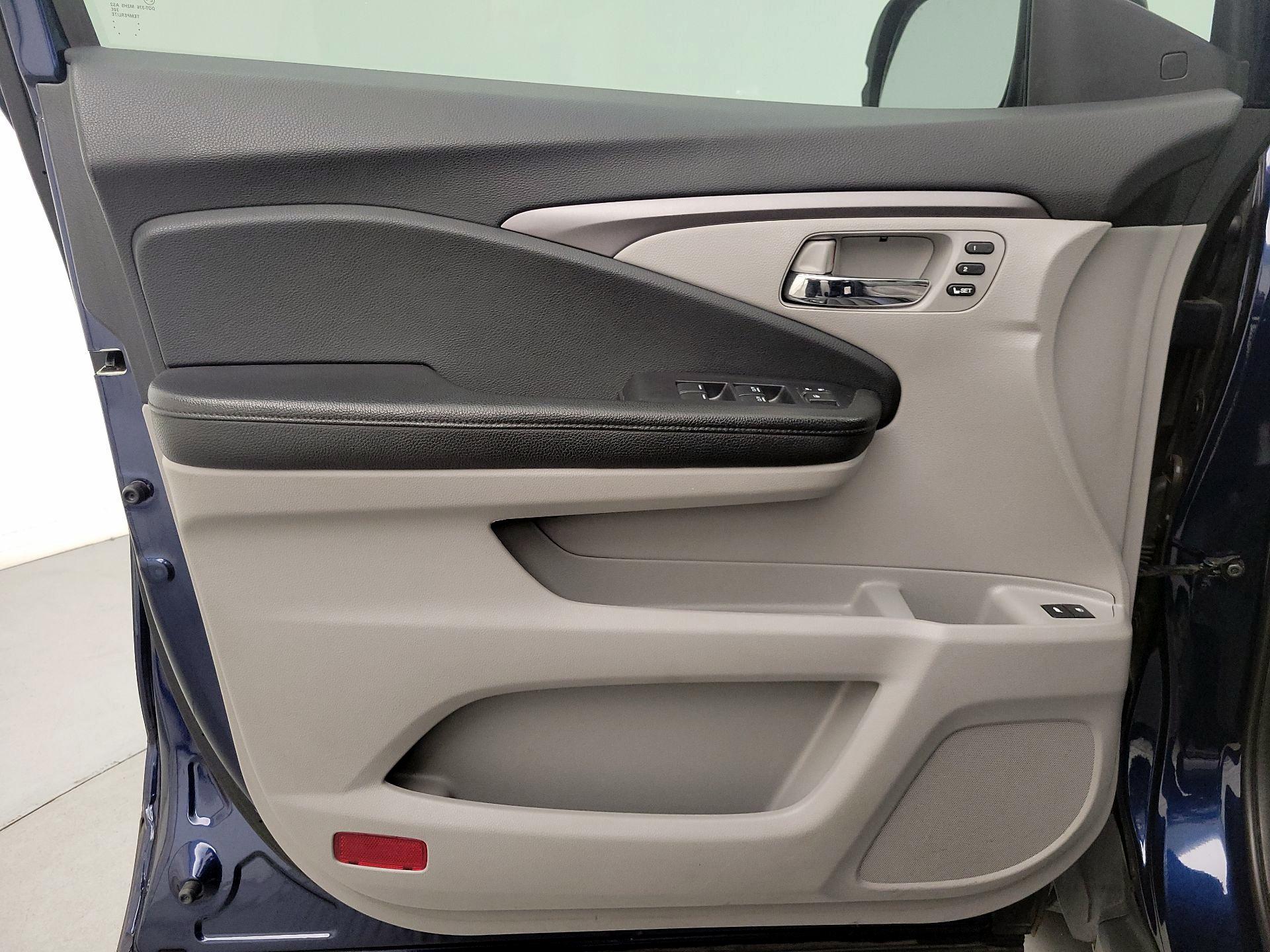 Thumbnail: 2020 Honda Pilot - 12