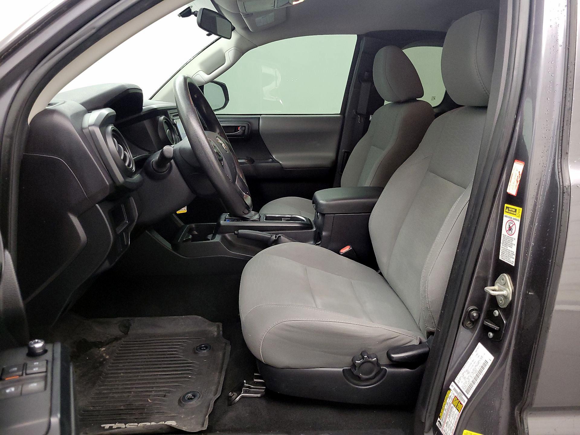 Thumbnail: 2017 Toyota Tacoma - 11