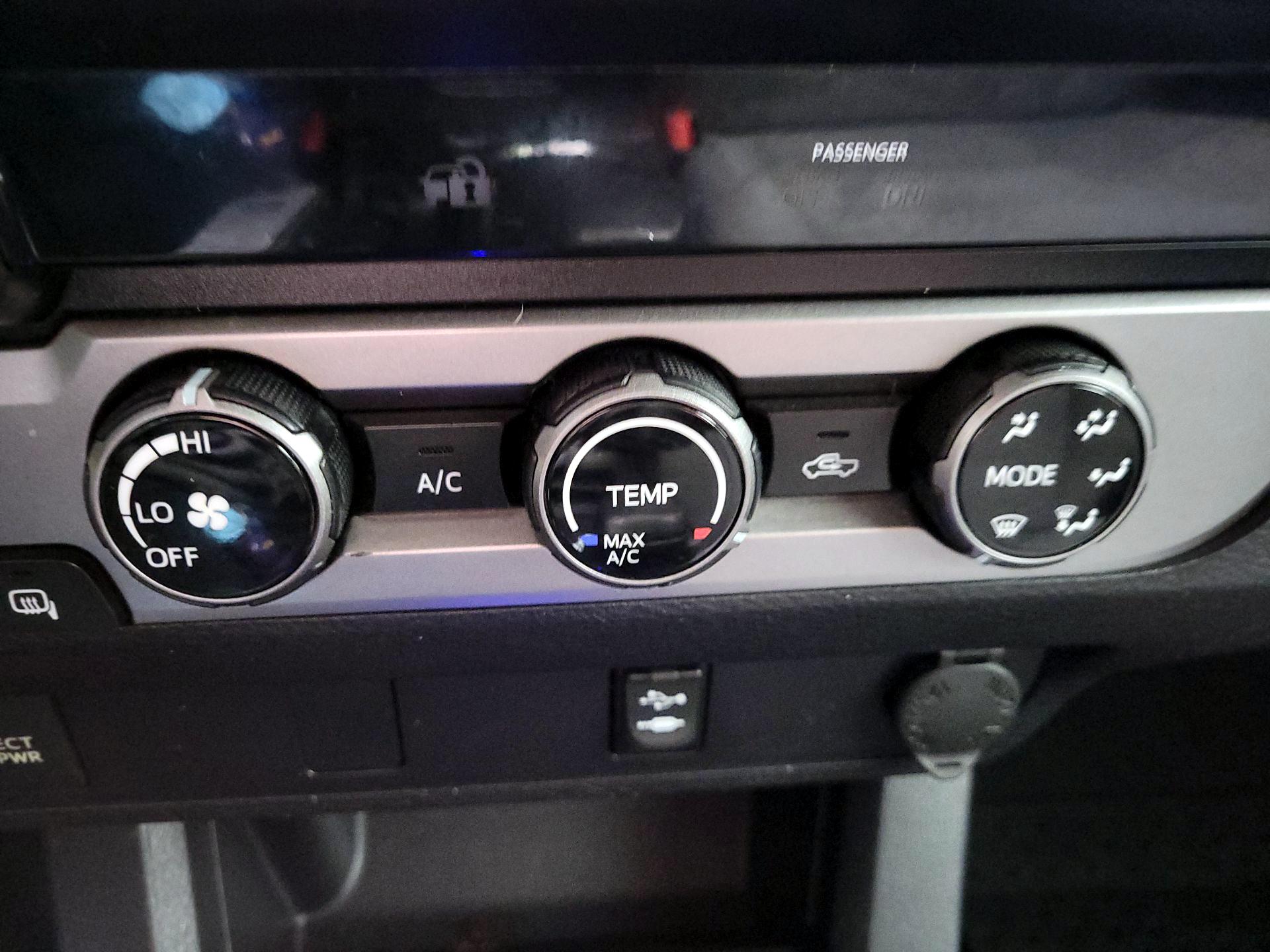 Thumbnail: 2017 Toyota Tacoma - 15