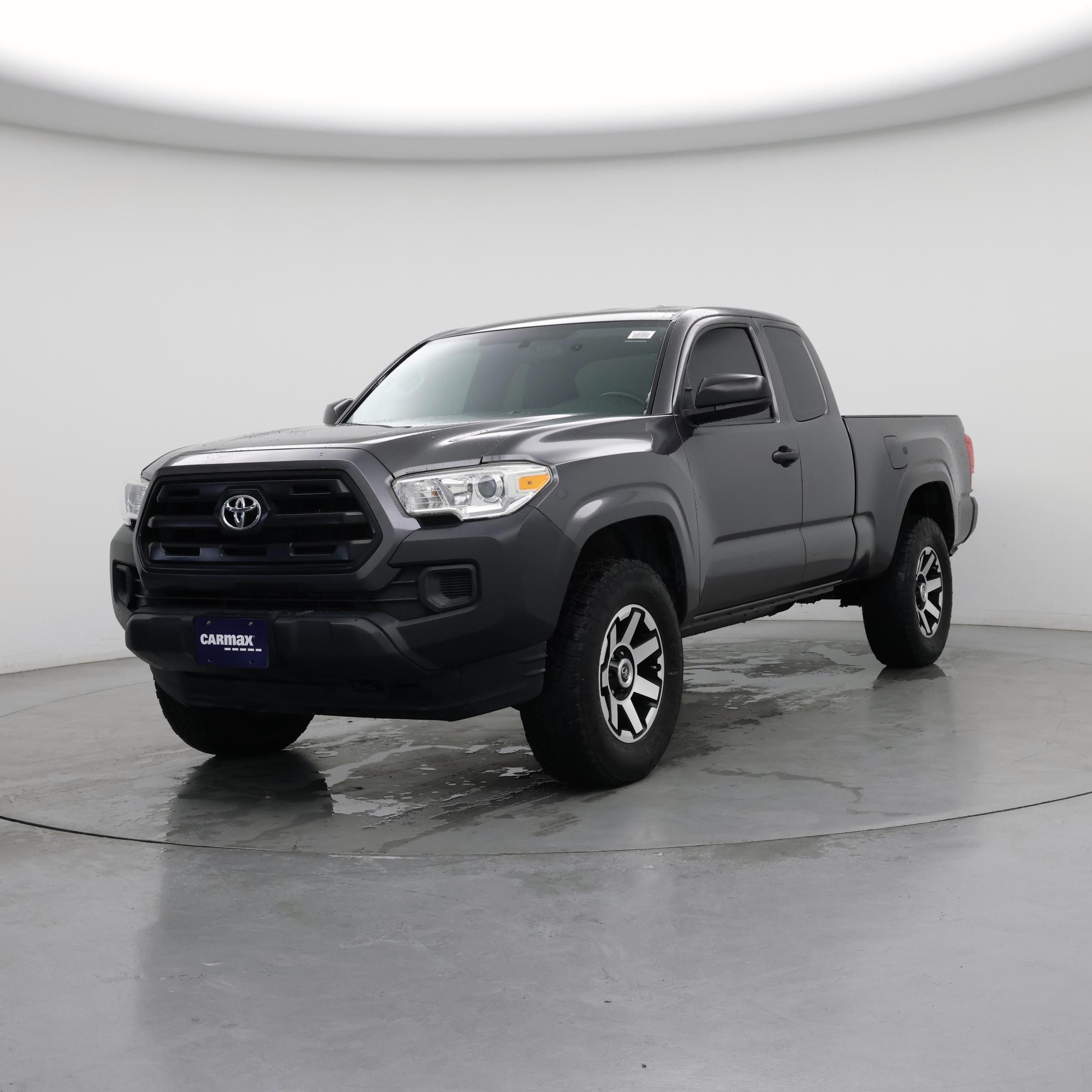 Thumbnail: 2017 Toyota Tacoma - 4