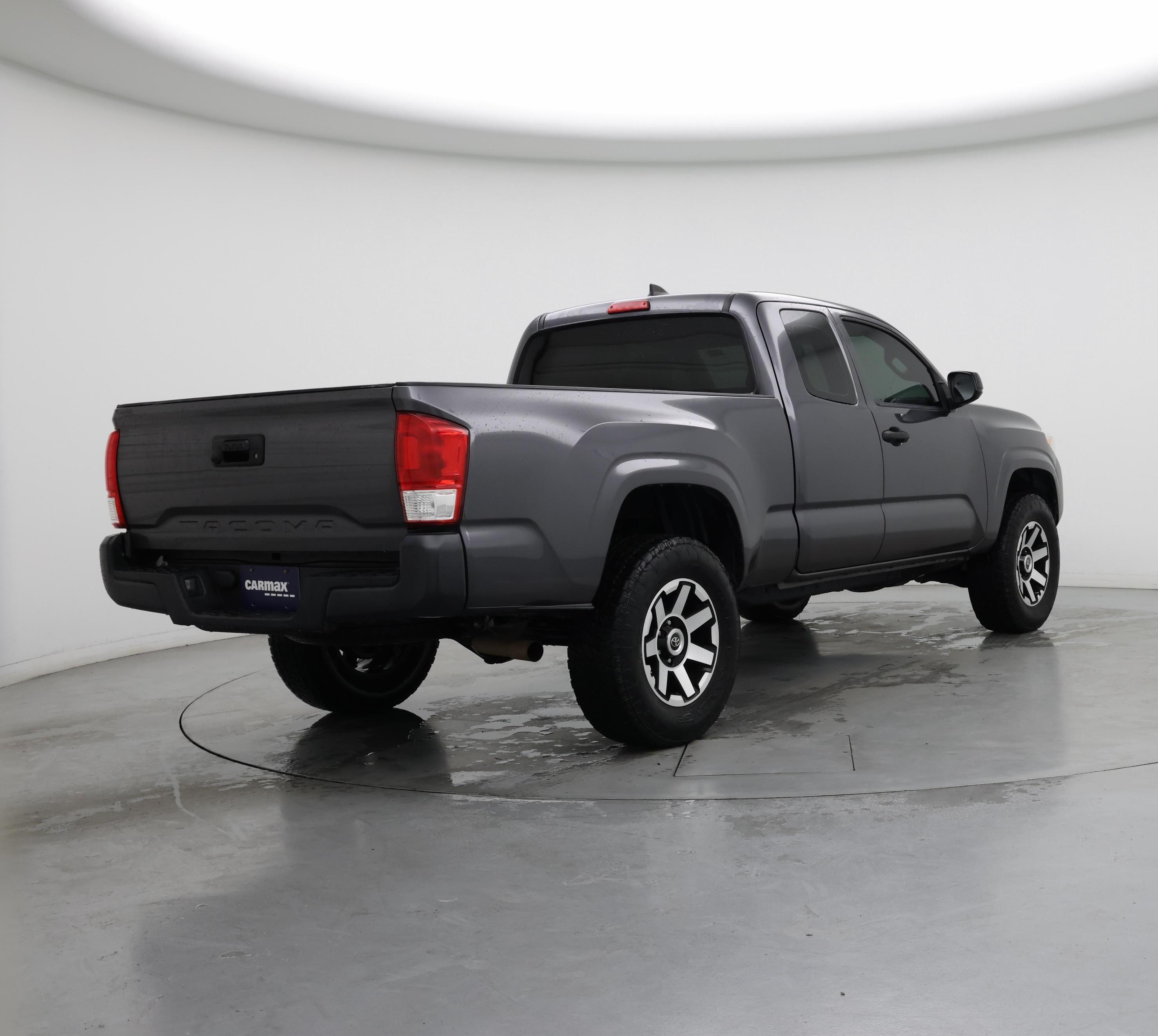 Thumbnail: 2017 Toyota Tacoma - 8