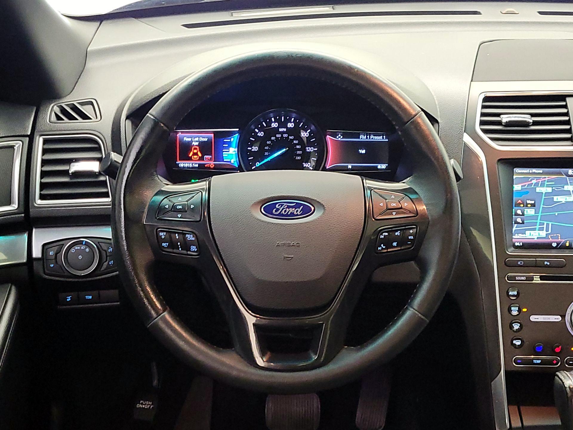 Thumbnail: 2016 Ford Explorer - 10