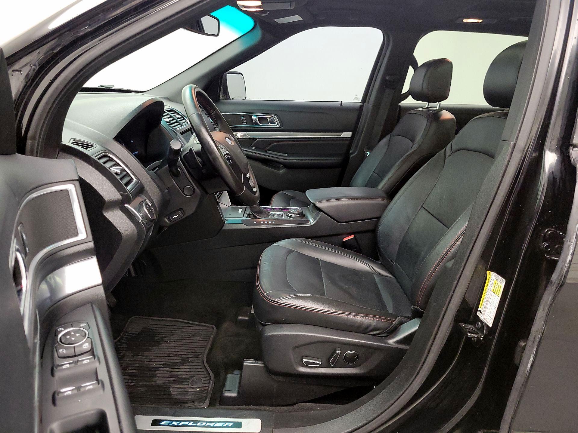 Thumbnail: 2016 Ford Explorer - 11