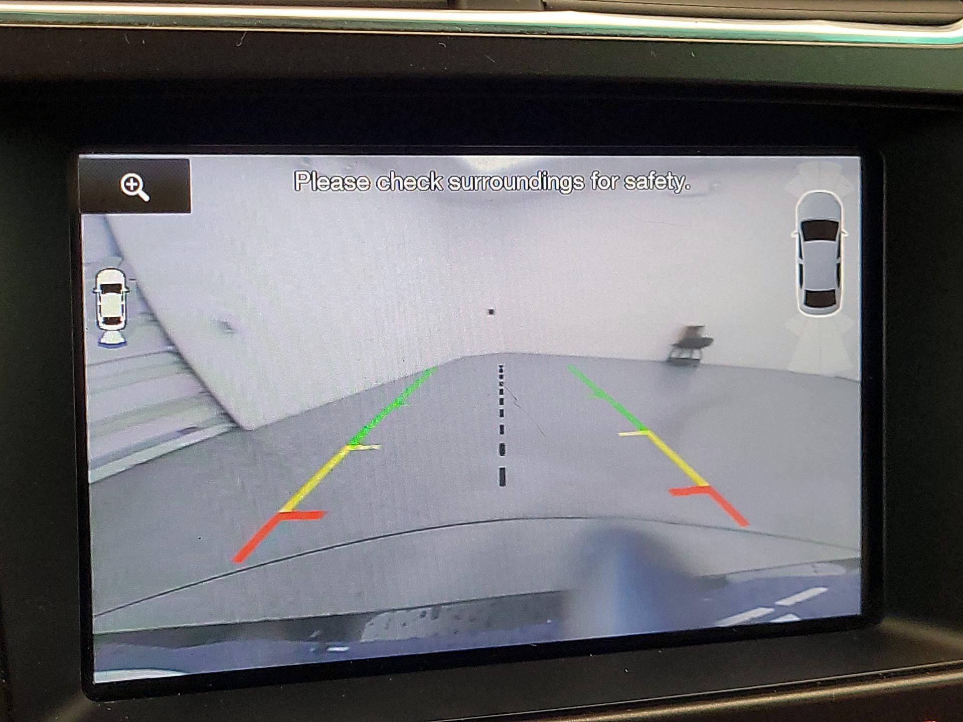 Thumbnail: 2016 Ford Explorer - 15