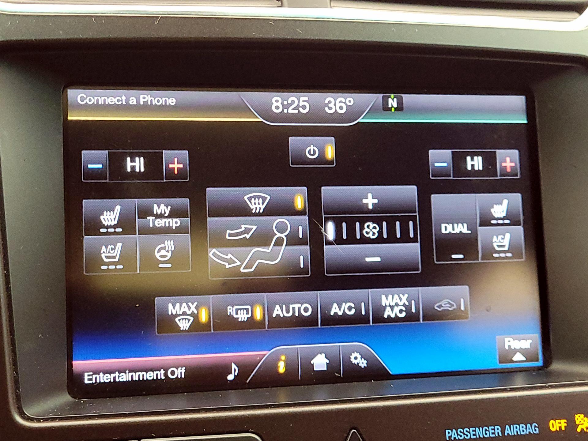 Thumbnail: 2016 Ford Explorer - 17