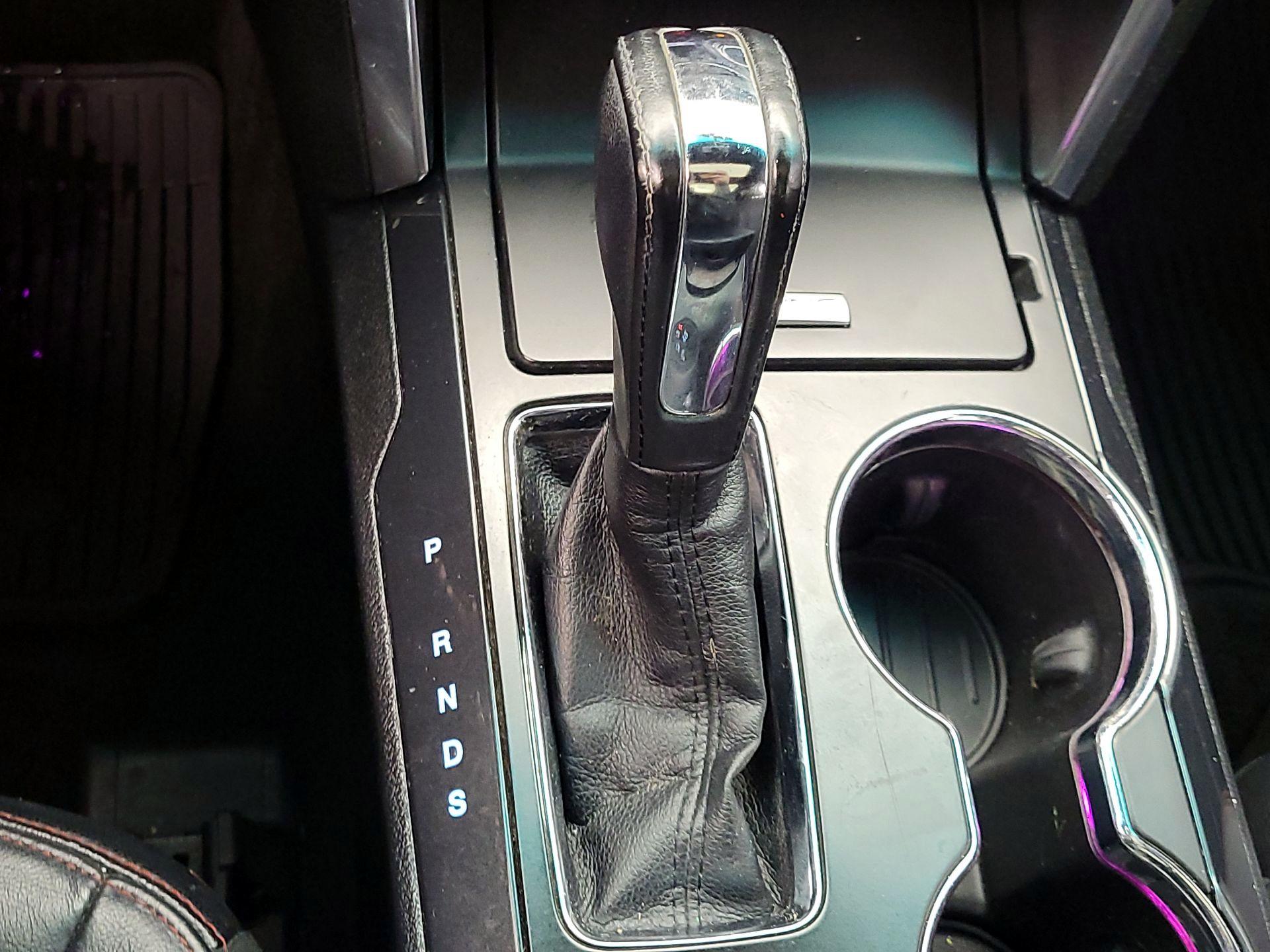 Thumbnail: 2016 Ford Explorer - 18