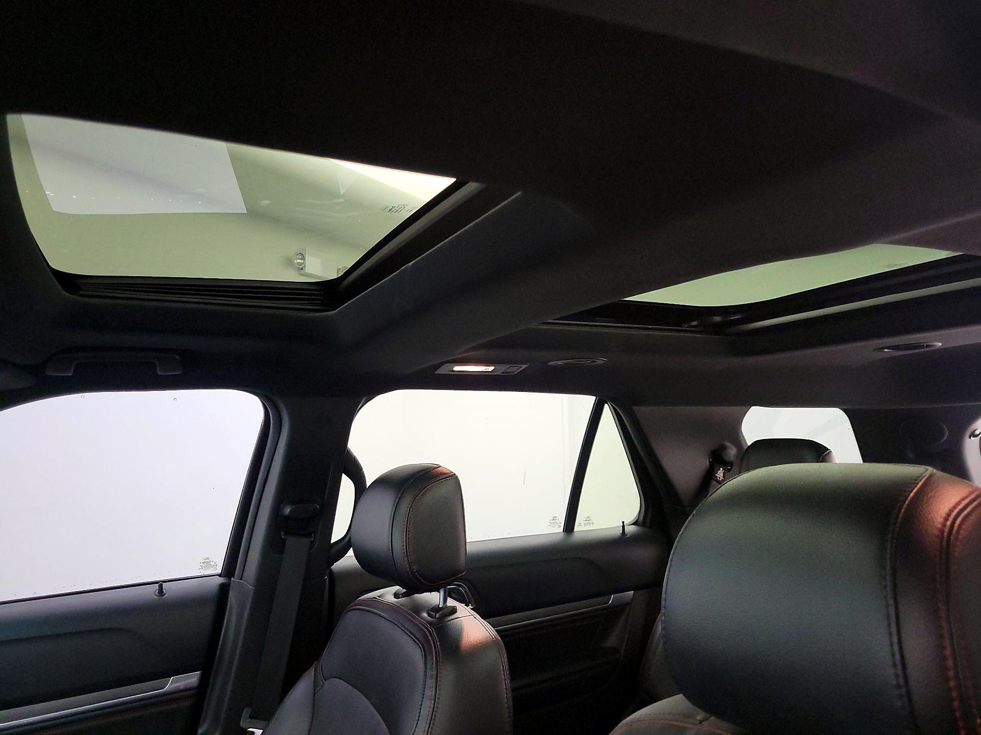 Thumbnail: 2016 Ford Explorer - 20