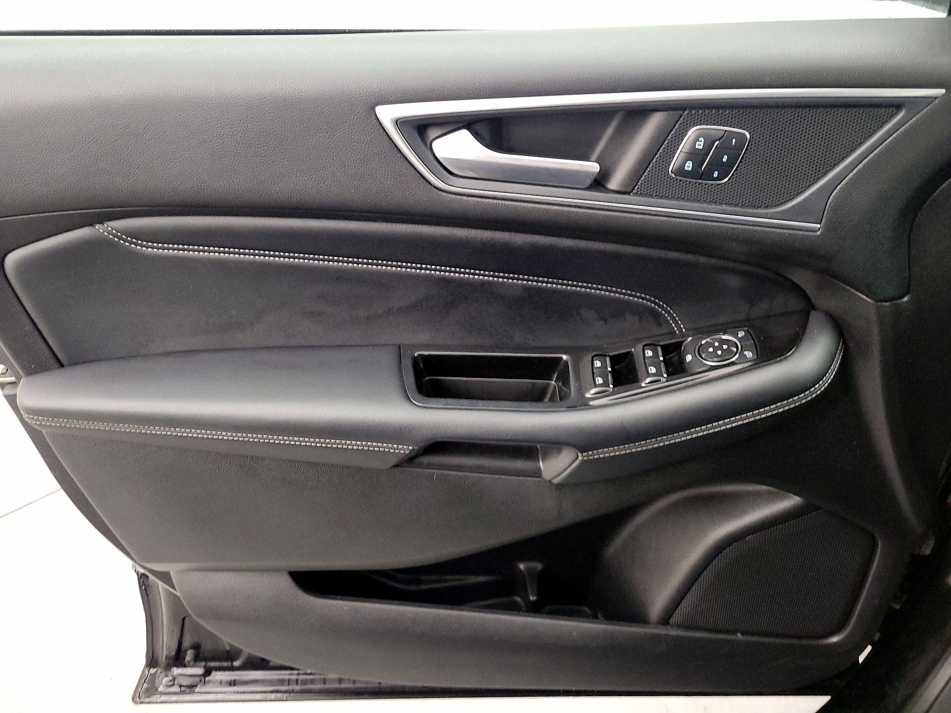 Thumbnail: 2018 Ford Edge - 12