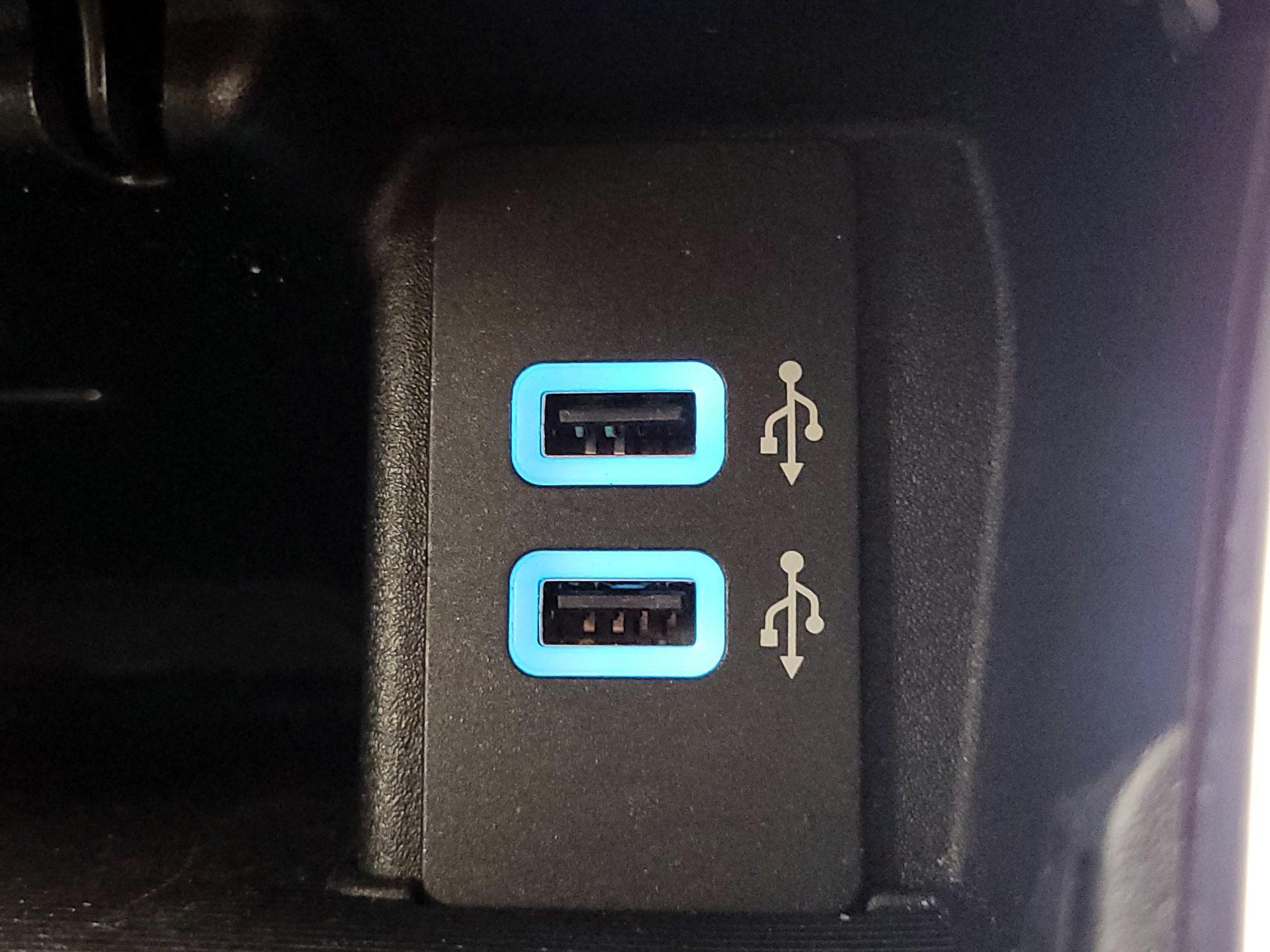 Thumbnail: 2018 Ford Edge - 18